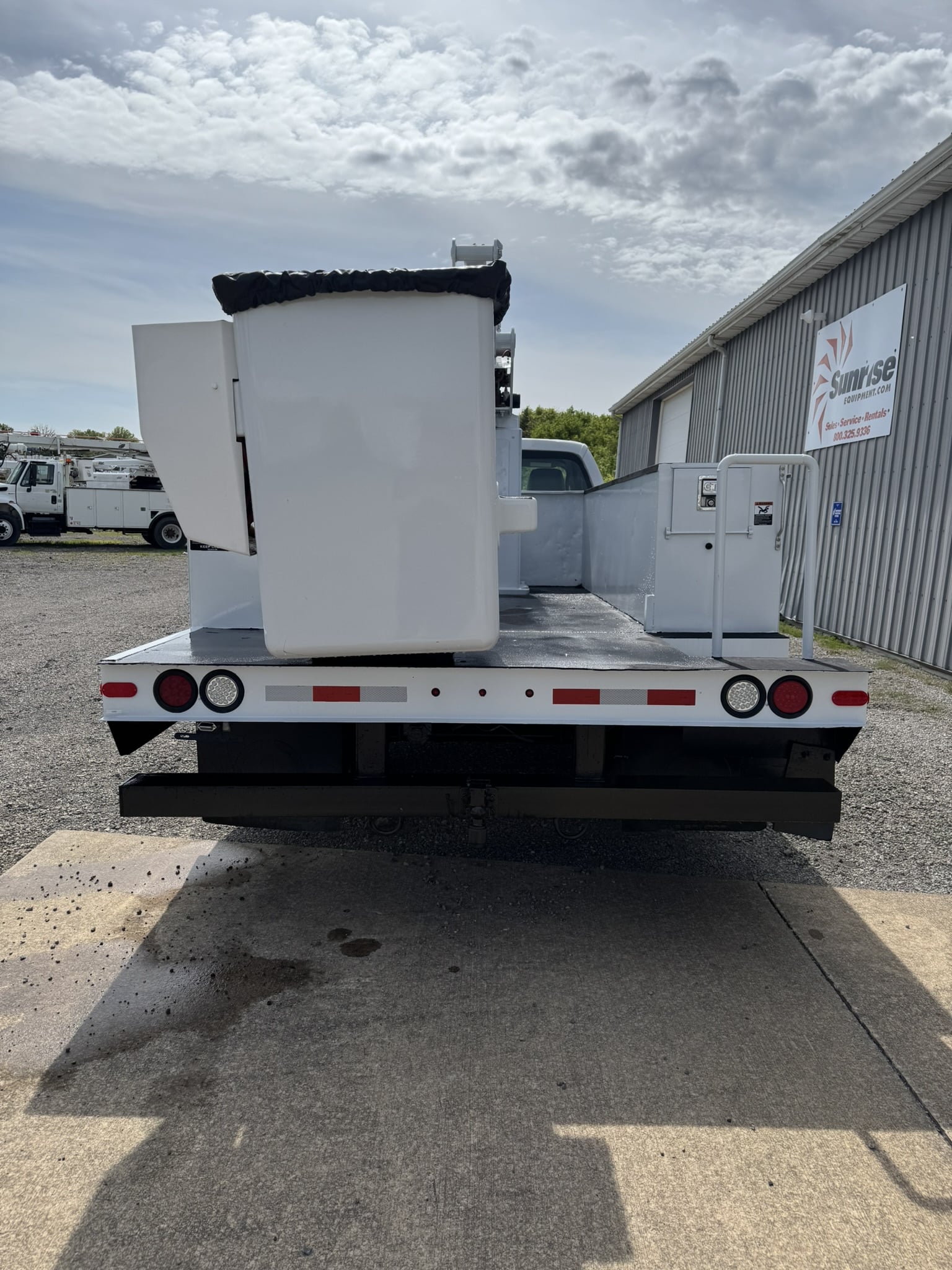 42' ETI ETC 37 IH ON A 2015 FORD F-550 4x2 CHASSIS - Image 9