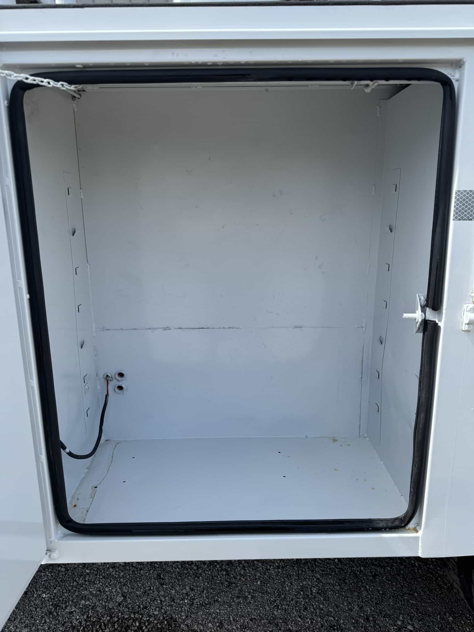 42' ETI ETC 37 IH ON A 2015 FORD F-550 4x2 CHASSIS - Image 19