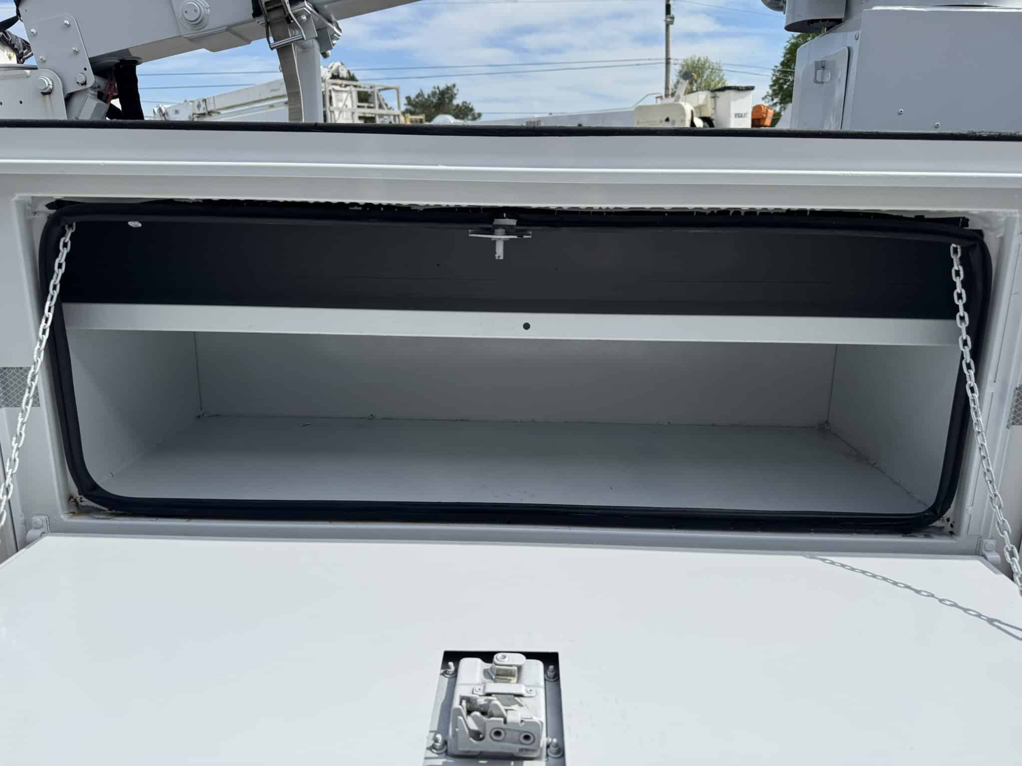 42' ETI ETC 37 IH ON A 2015 FORD F-550 4x2 CHASSIS - Image 23