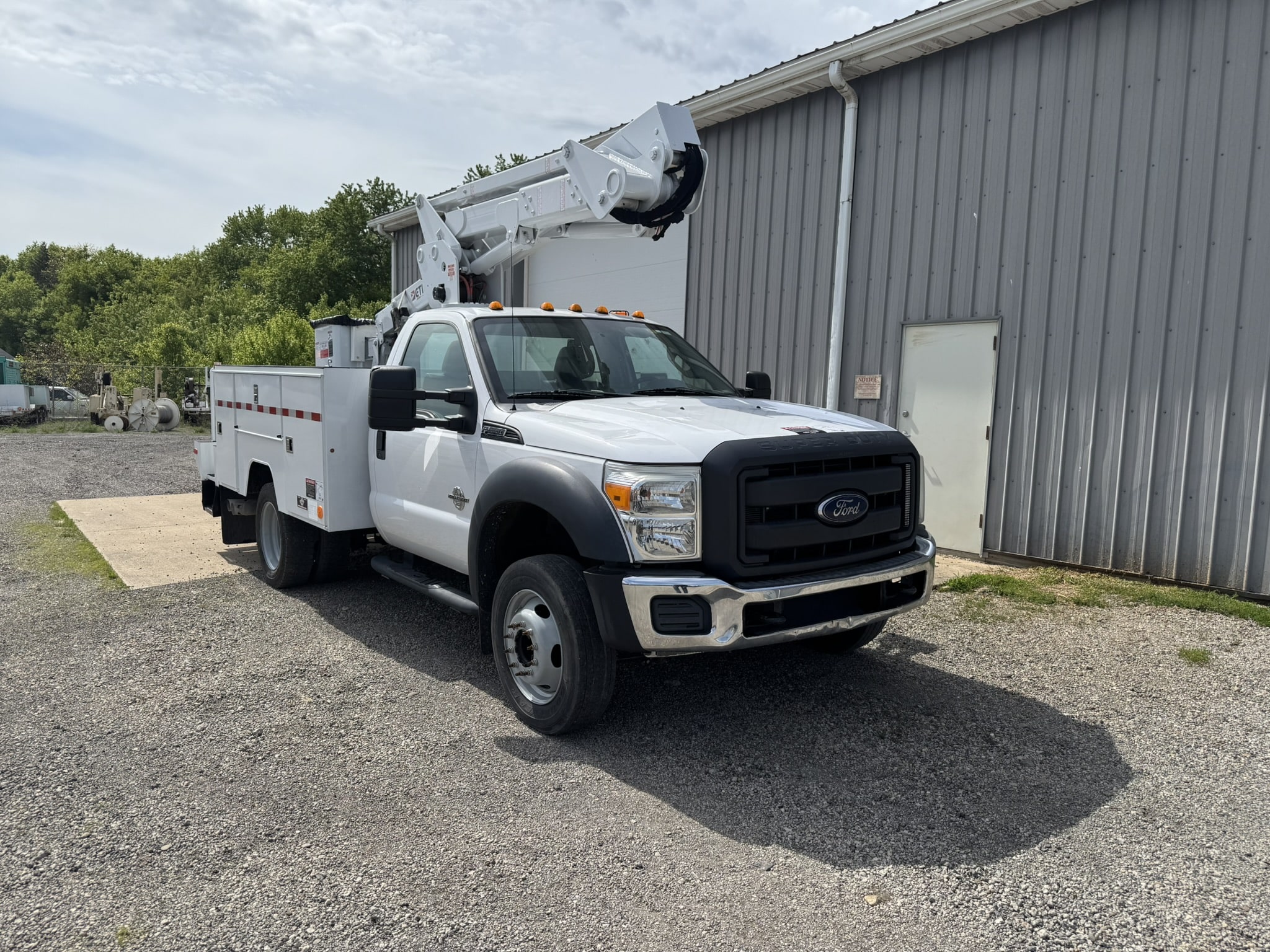 42' ETI ETC 37 IH ON A 2015 FORD F-550 4x2 CHASSIS - Image 5