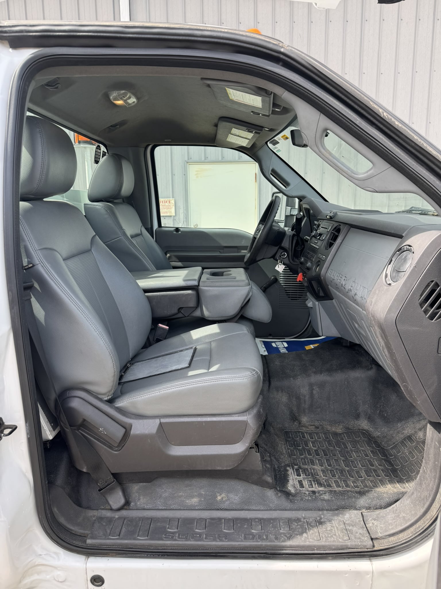 42' ETI ETC 37 IH ON A 2015 FORD F-550 4x2 CHASSIS - Image 17