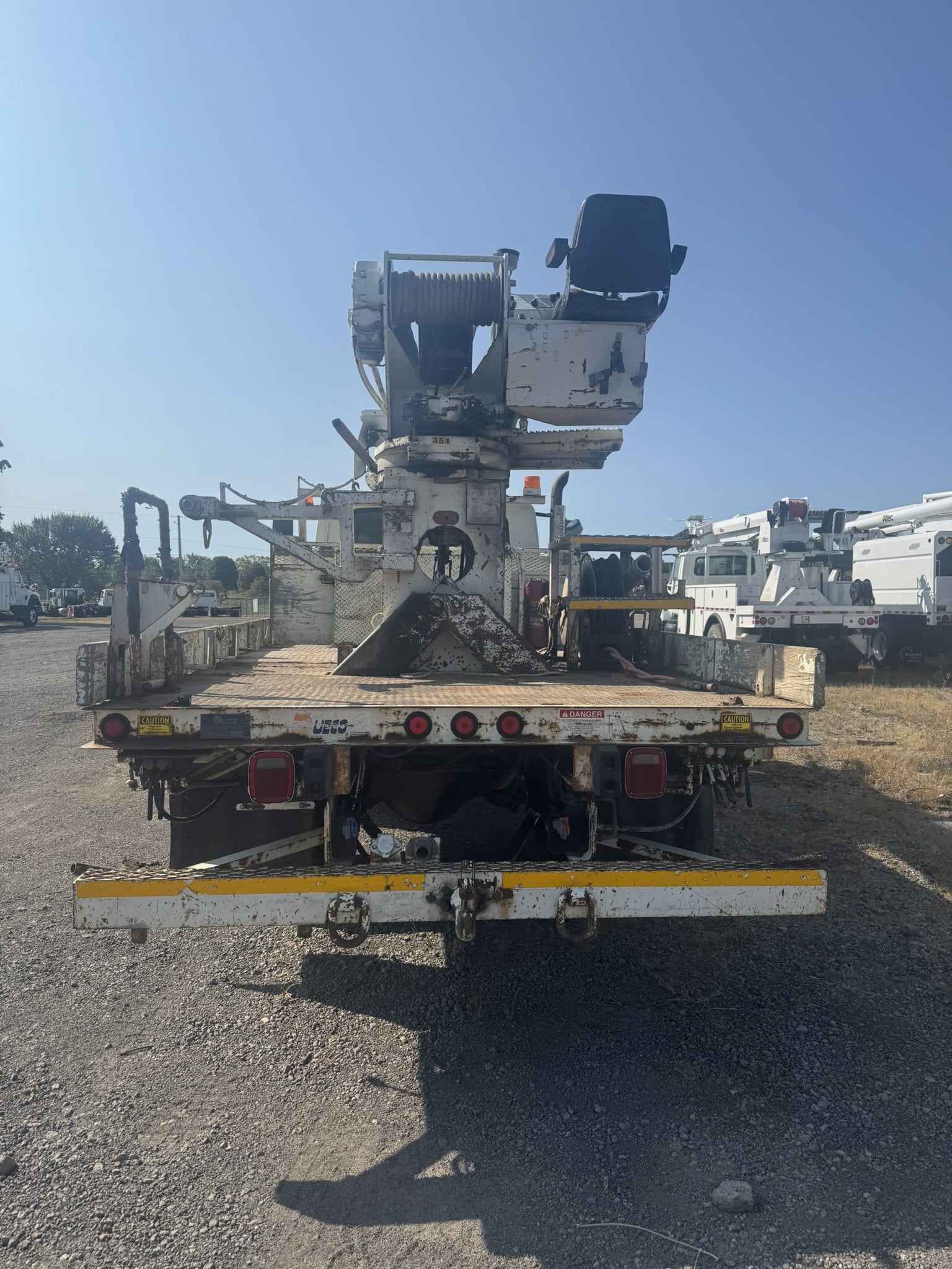 45' TEREX COMMANDER C4045 ON 2002 INTERNATIONAL 4X2 CHASSIS - Image 4