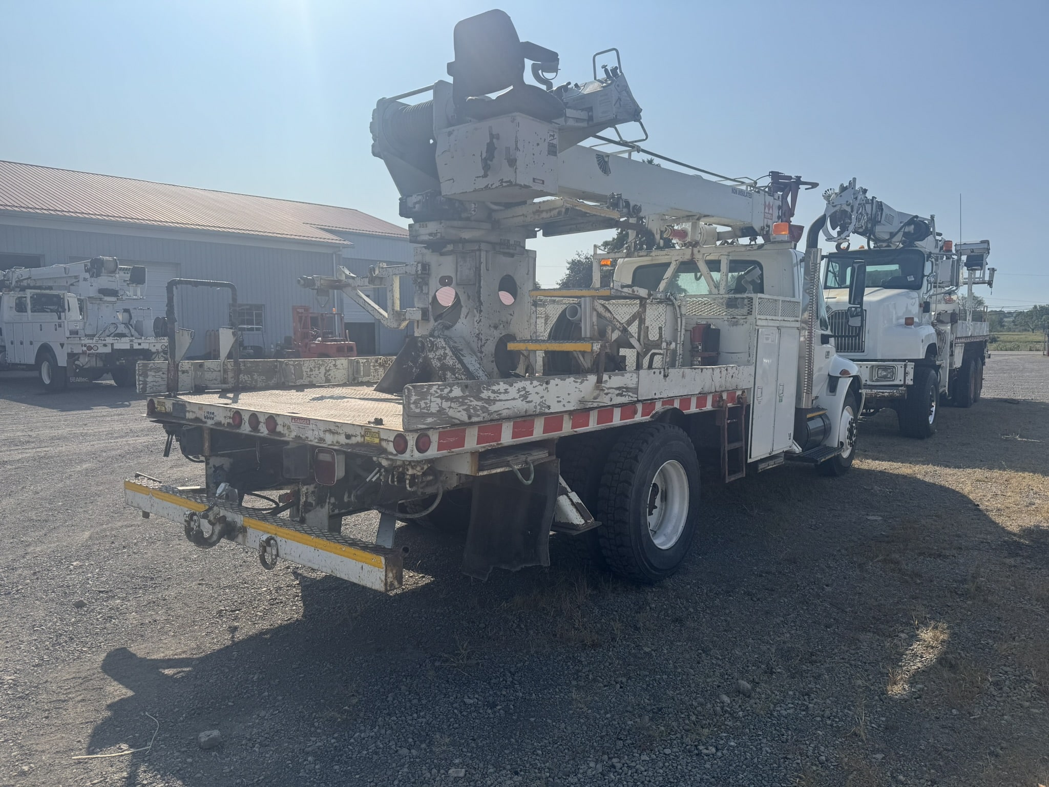 45' TEREX COMMANDER C4045 ON 2002 INTERNATIONAL 4X2 CHASSIS - Image 5