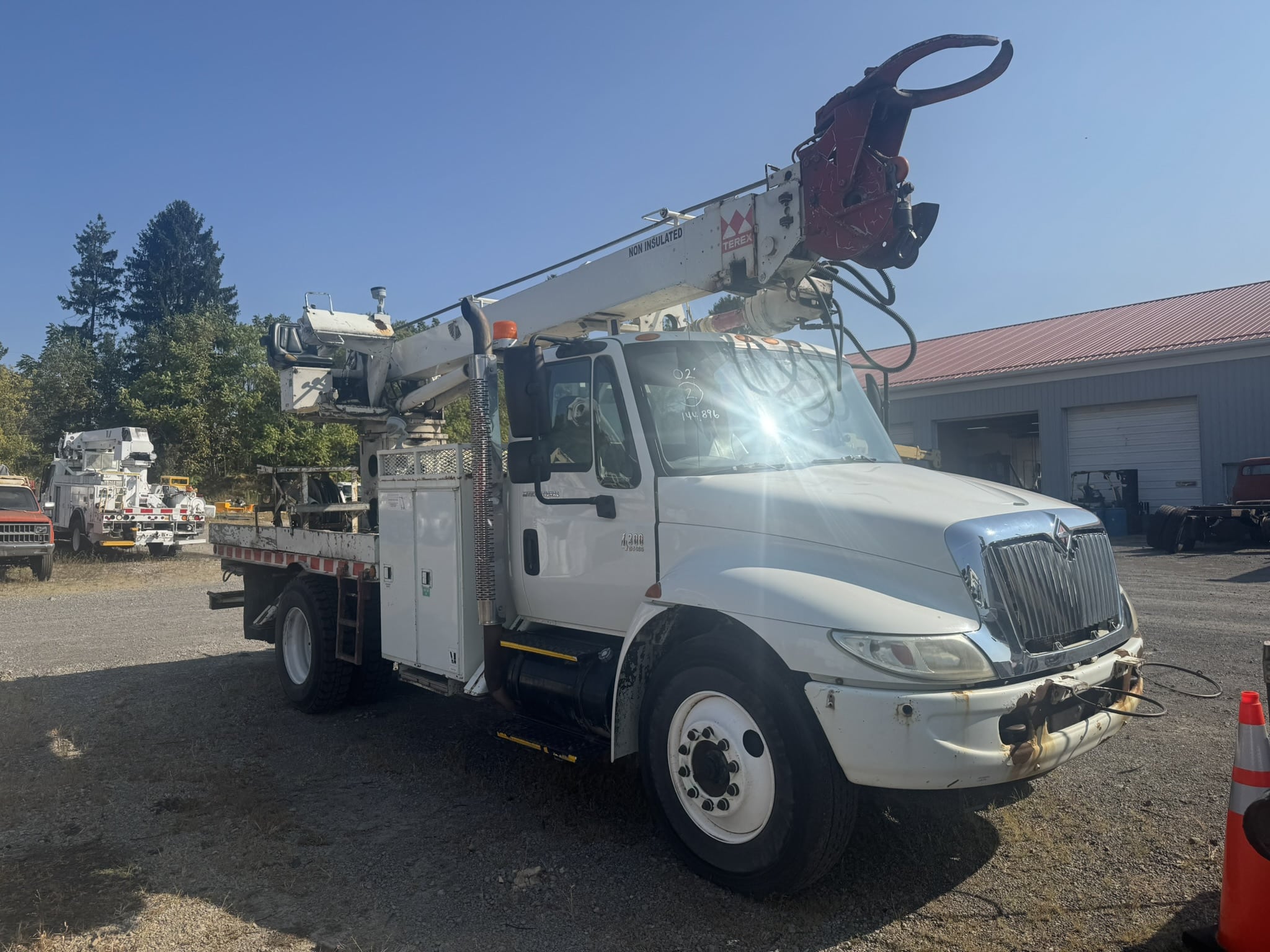 45' TEREX COMMANDER C4045 ON 2002 INTERNATIONAL 4X2 CHASSIS - Image 7