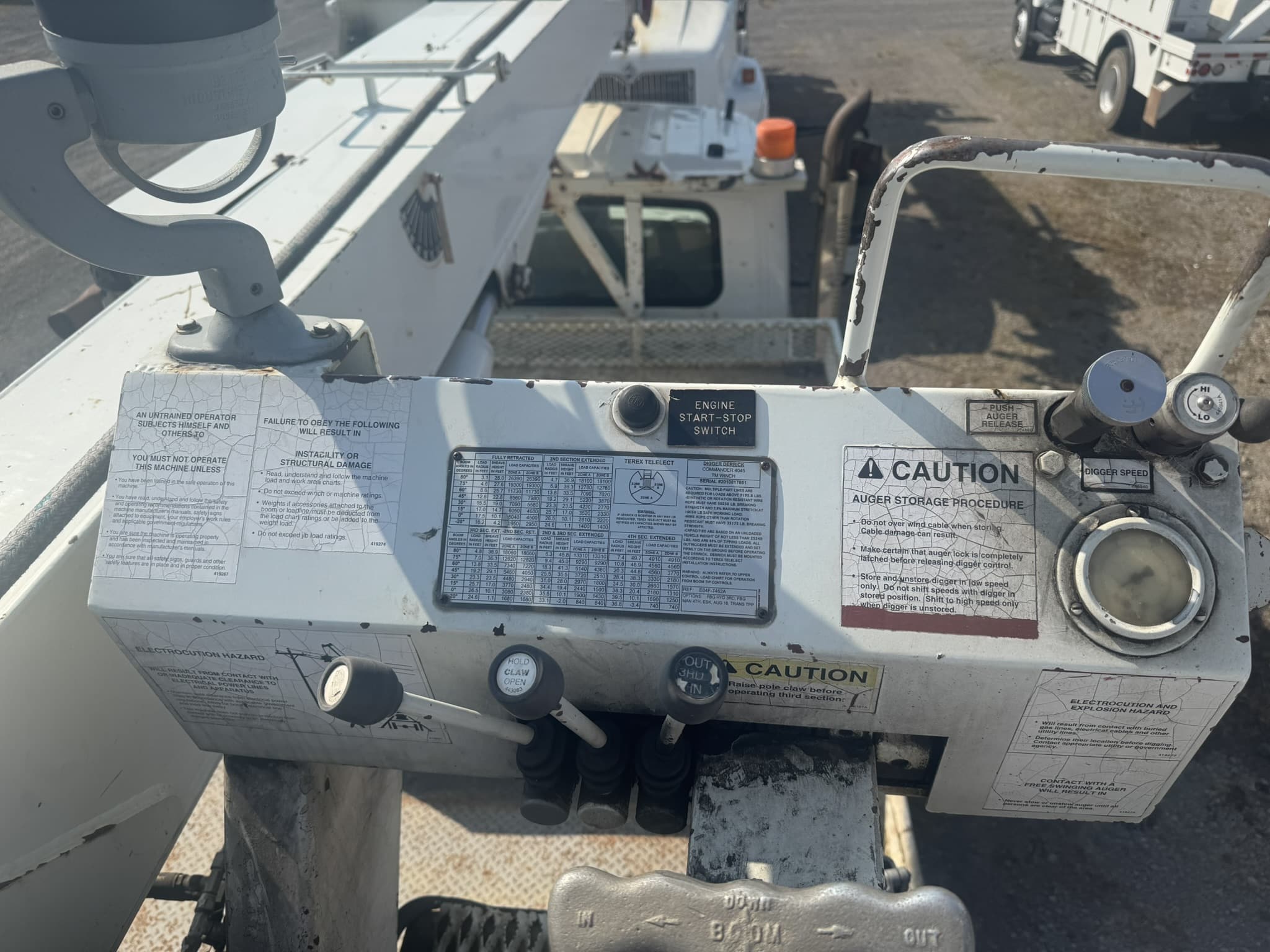 45' TEREX COMMANDER C4045 ON 2002 INTERNATIONAL 4X2 CHASSIS - Image 19