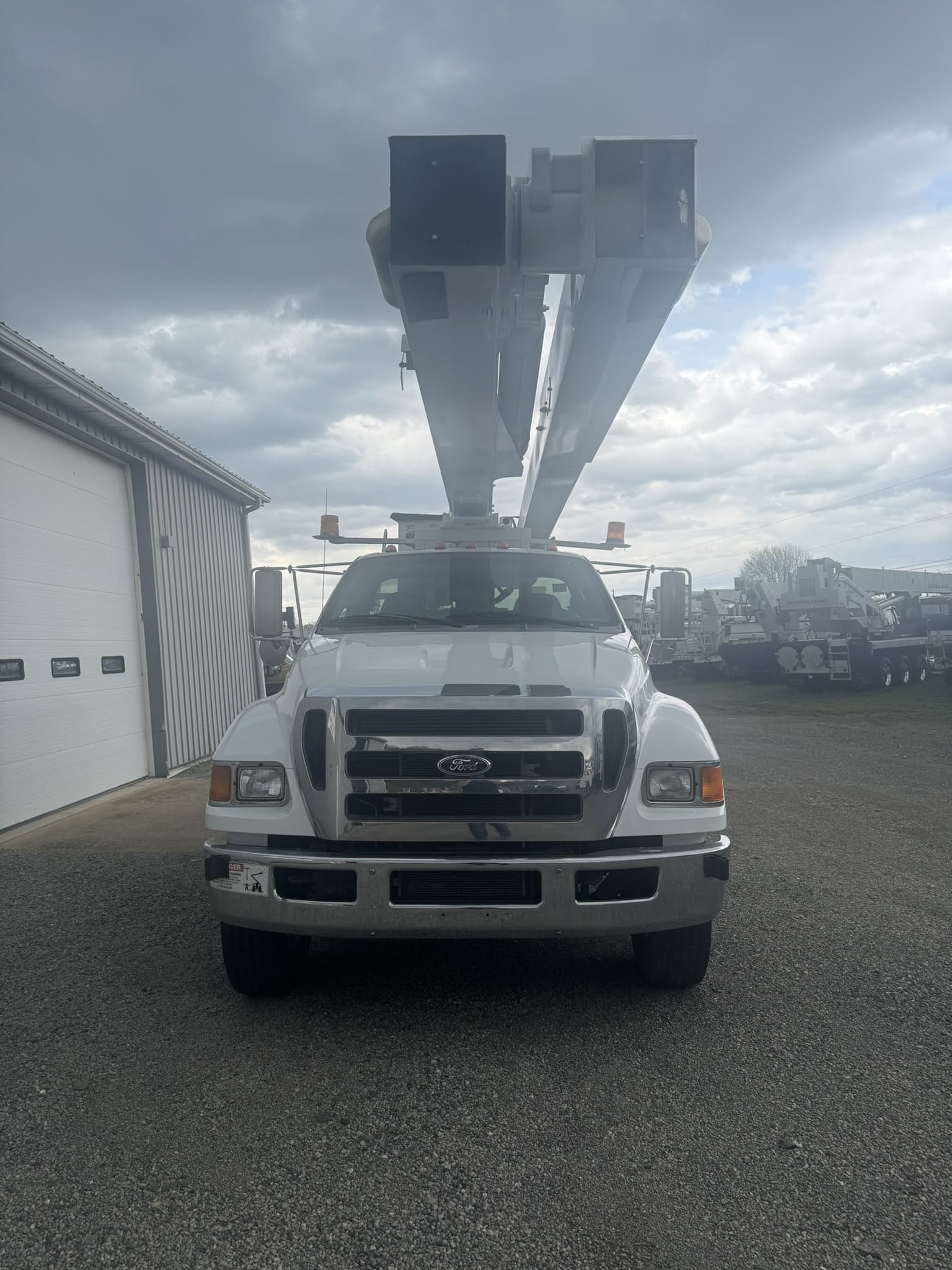 65' VERSALIFT VO360XMHI-01 ON 2015 FORD F750 4X2 CHASSIS - Image 8