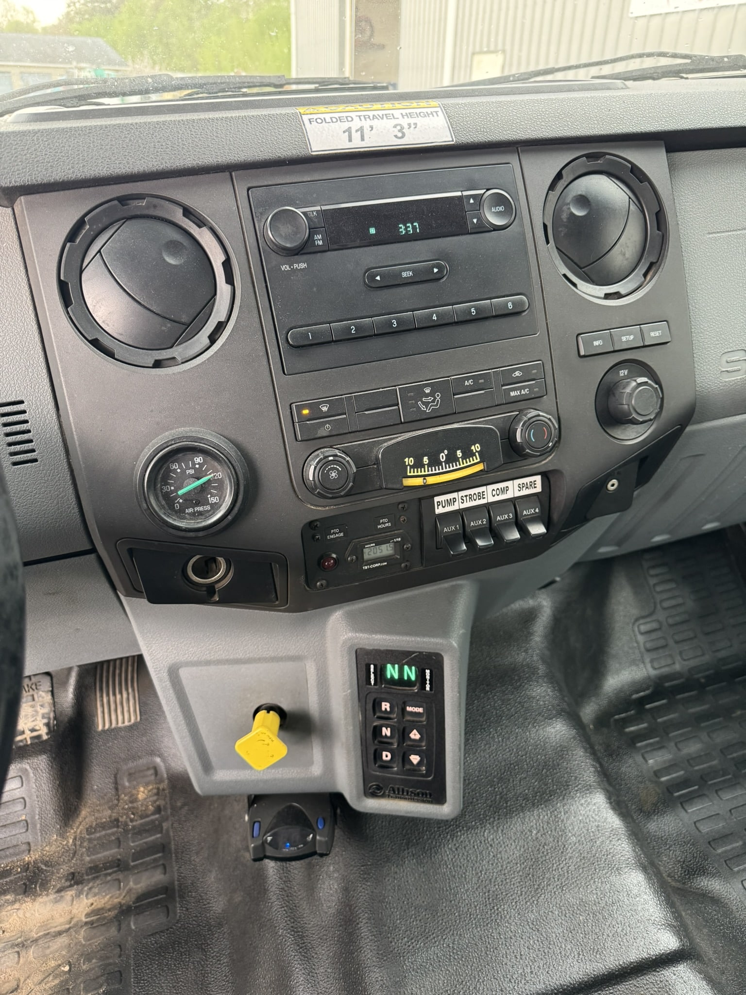 65' VERSALIFT VO360XMHI-01 ON 2015 FORD F750 4X2 CHASSIS - Image 14