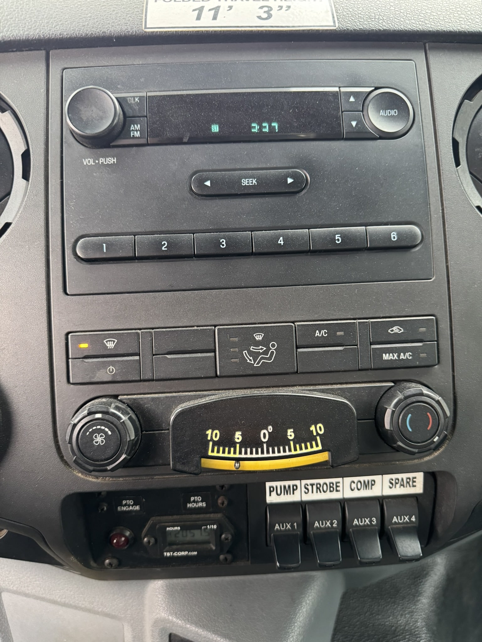 65' VERSALIFT VO360XMHI-01 ON 2015 FORD F750 4X2 CHASSIS - Image 15