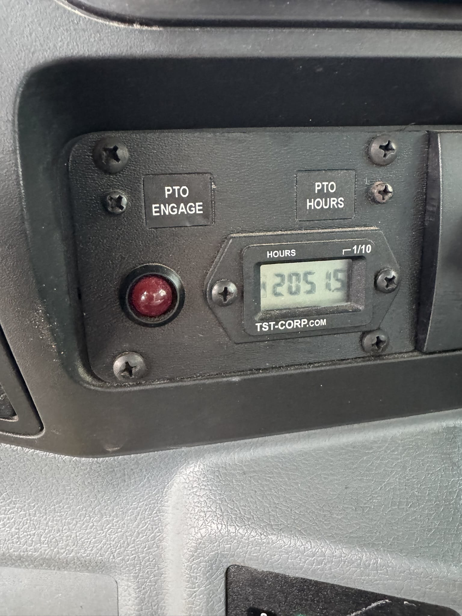 65' VERSALIFT VO360XMHI-01 ON 2015 FORD F750 4X2 CHASSIS - Image 16