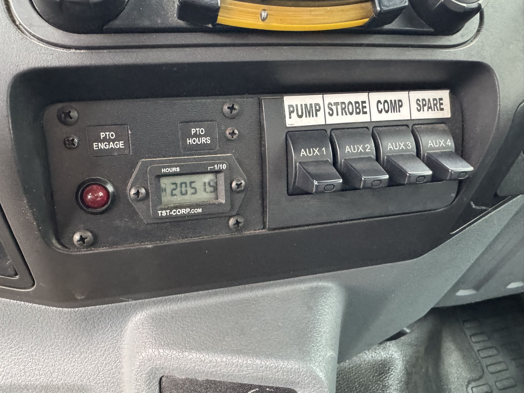 65' VERSALIFT VO360XMHI-01 ON 2015 FORD F750 4X2 CHASSIS - Image 17