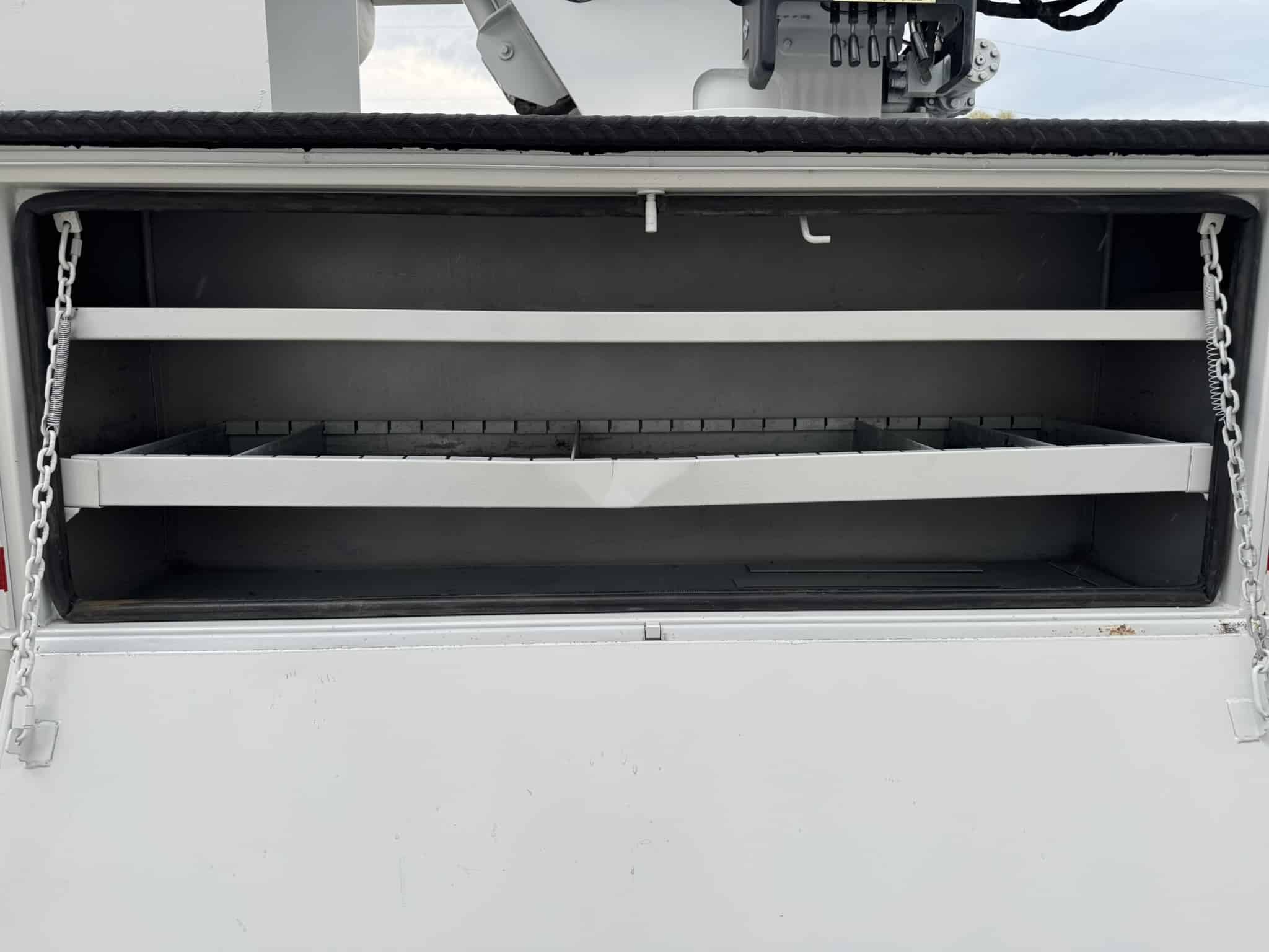 65' VERSALIFT VO360XMHI-01 ON 2015 FORD F750 4X2 CHASSIS - Image 29