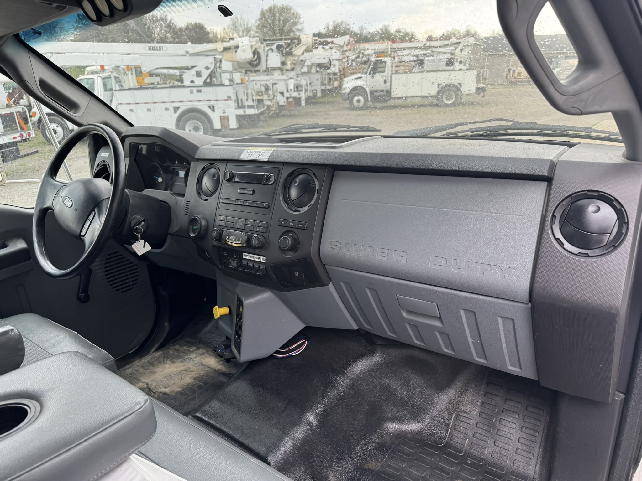 65' VERSALIFT VO360XMHI-01 ON 2015 FORD F750 4X2 CHASSIS - Image 22