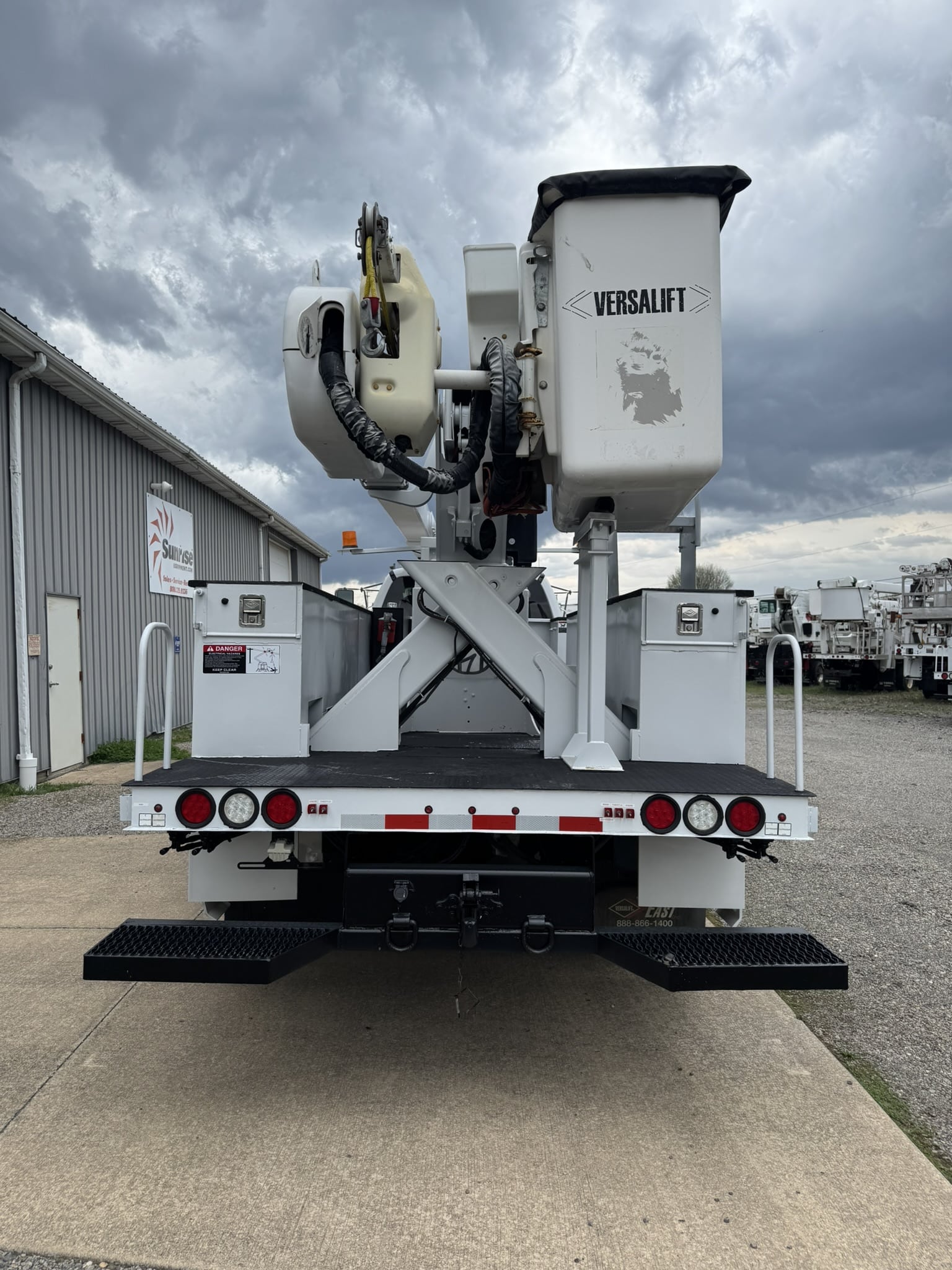 65' VERSALIFT VO360XMHI-01 ON 2015 FORD F750 4X2 CHASSIS - Image 9