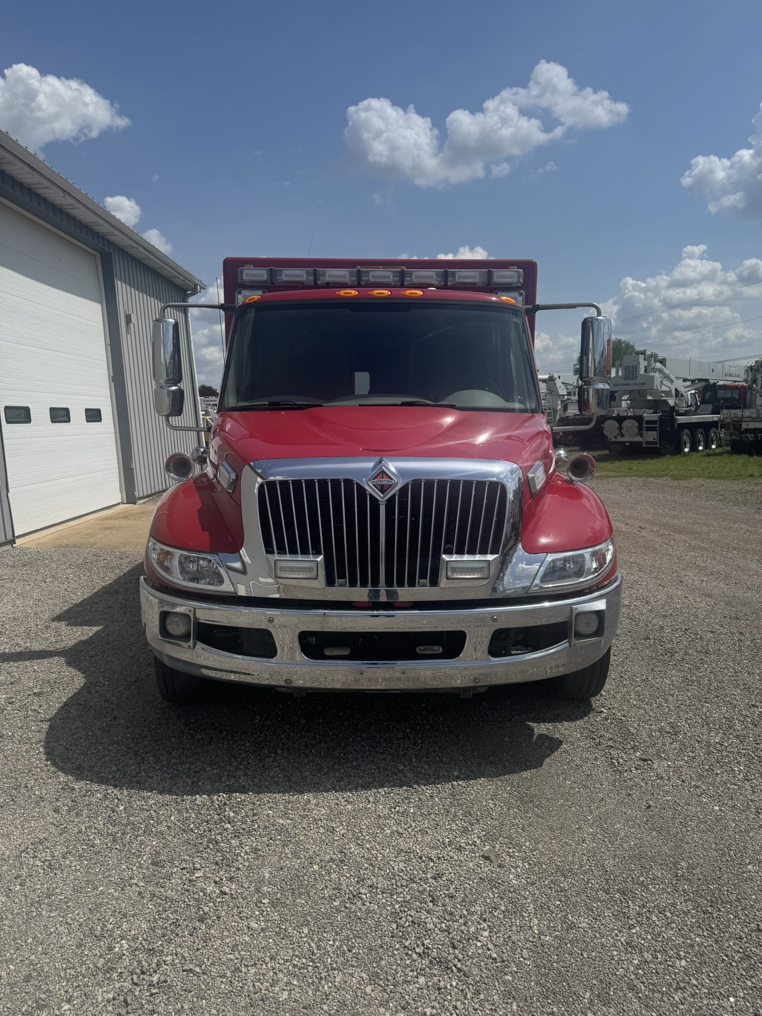 2009 INTERNATIONAL 4300SBA LP 4X2 AMBULANCE - Image 8
