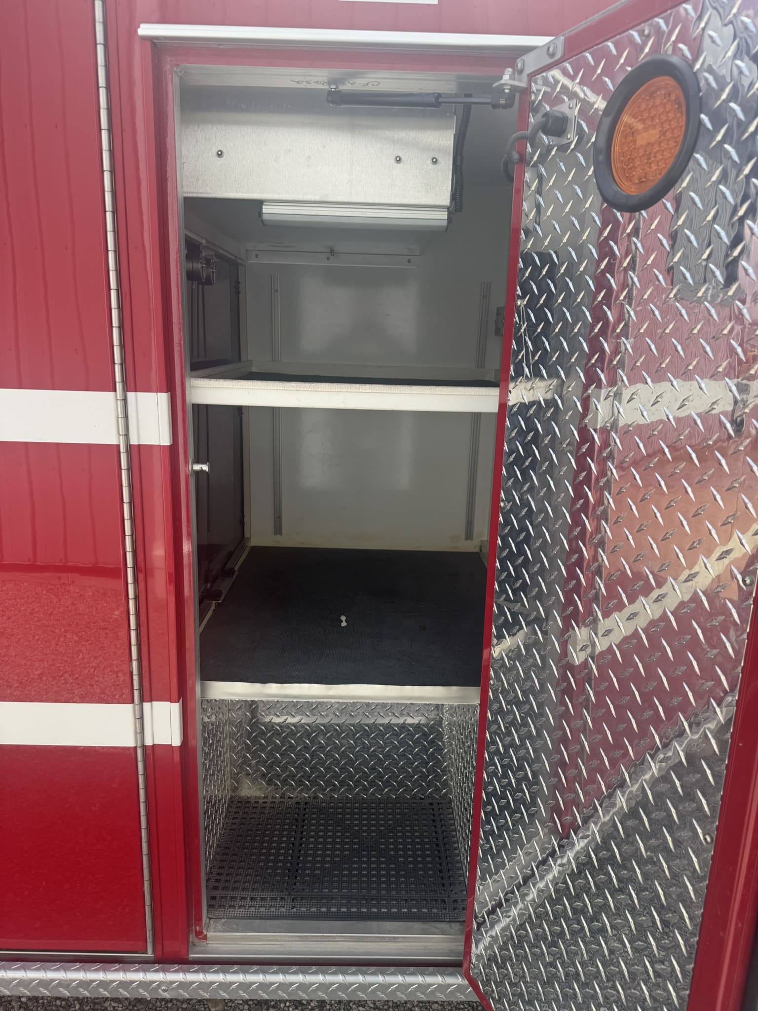 2009 INTERNATIONAL 4300SBA LP 4X2 AMBULANCE - Image 23