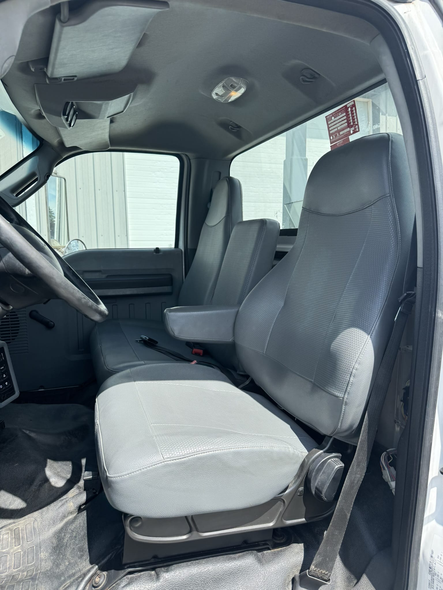 65' VERSALIFT VO360XMHI-01 ON 2015 FORD F750 4X2 CHASSIS - Image 12