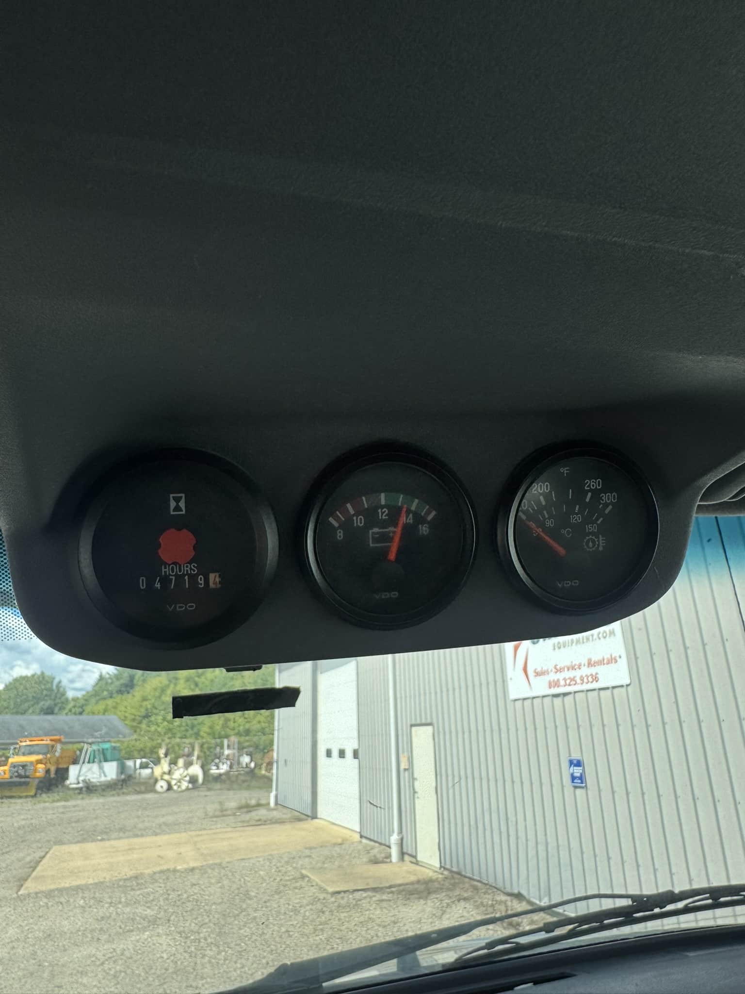 65' VERSALIFT VO360XMHI-01 ON 2015 FORD F750 4X2 CHASSIS - Image 15