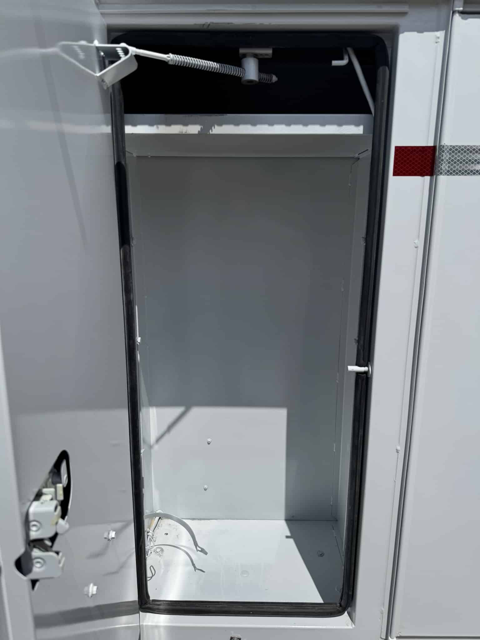 65' VERSALIFT VO360XMHI-01 ON 2015 FORD F750 4X2 CHASSIS - Image 29