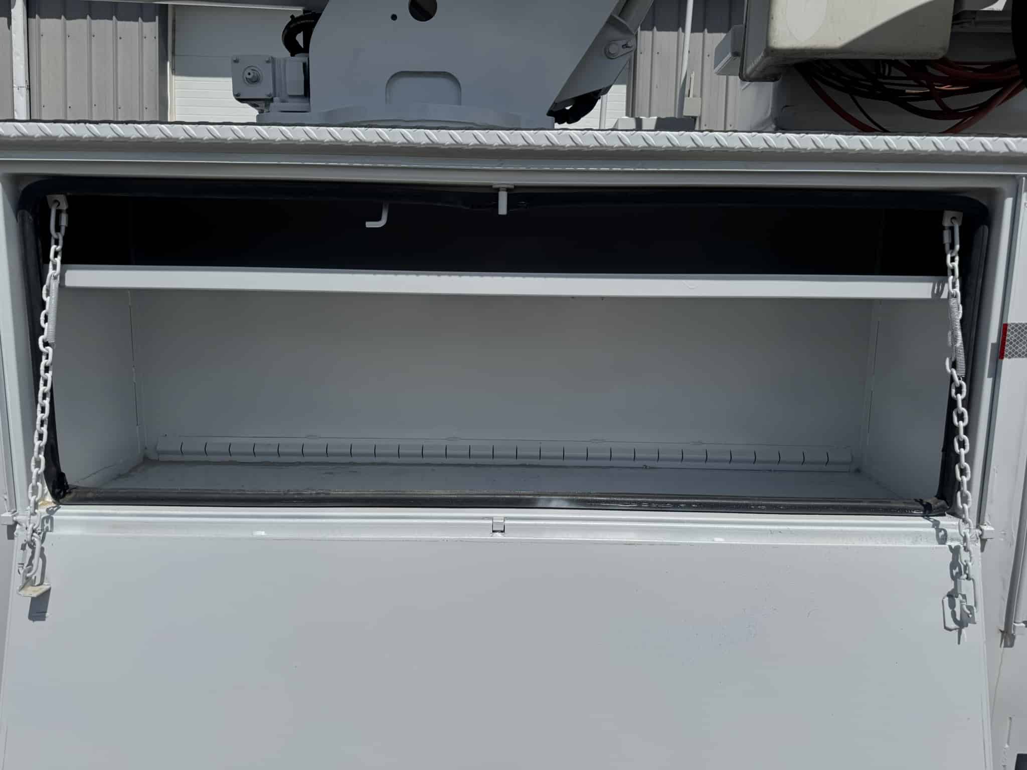65' VERSALIFT VO360XMHI-01 ON 2015 FORD F750 4X2 CHASSIS - Image 26