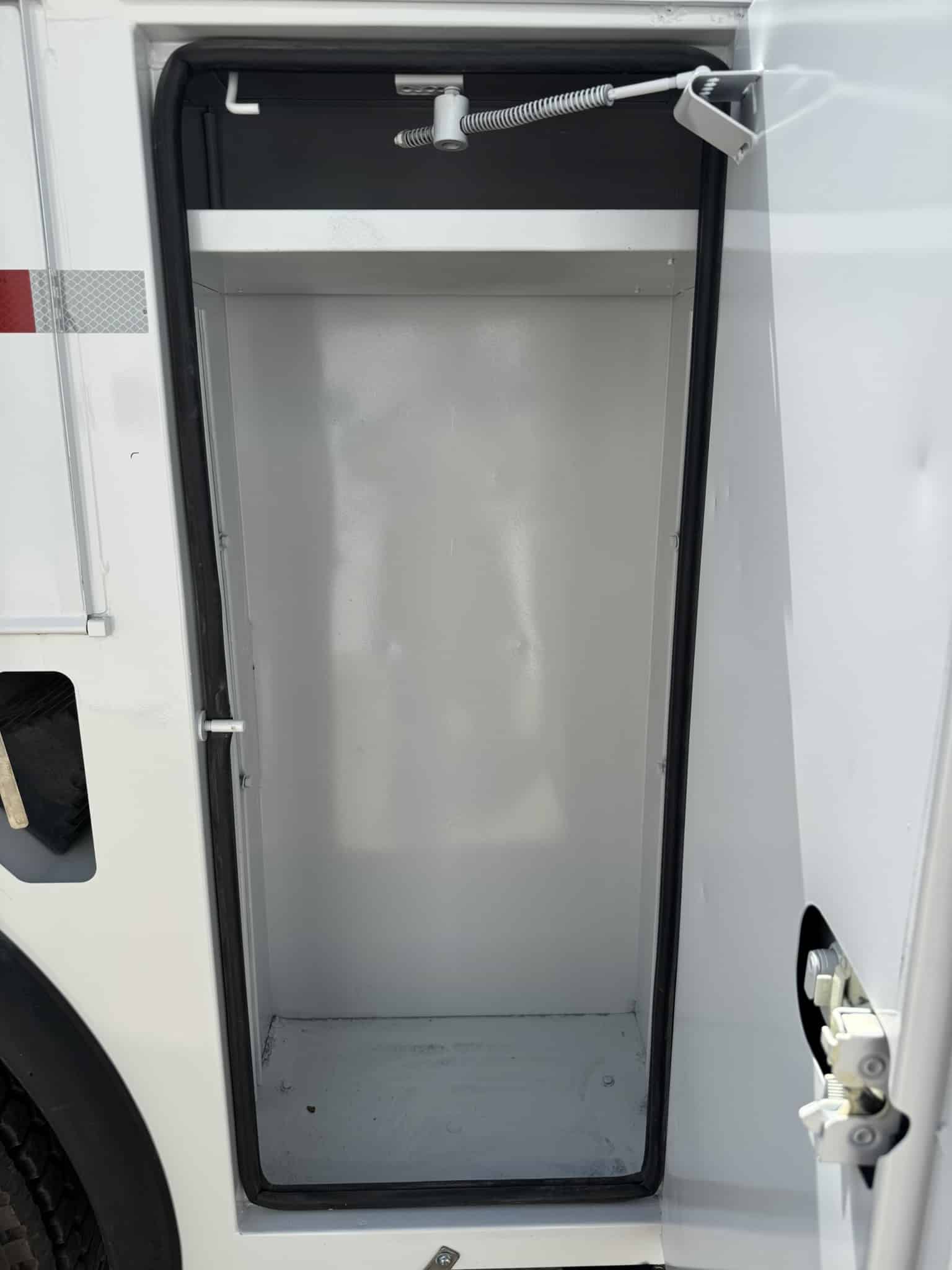 65' VERSALIFT VO360XMHI-01 ON 2015 FORD F750 4X2 CHASSIS - Image 22