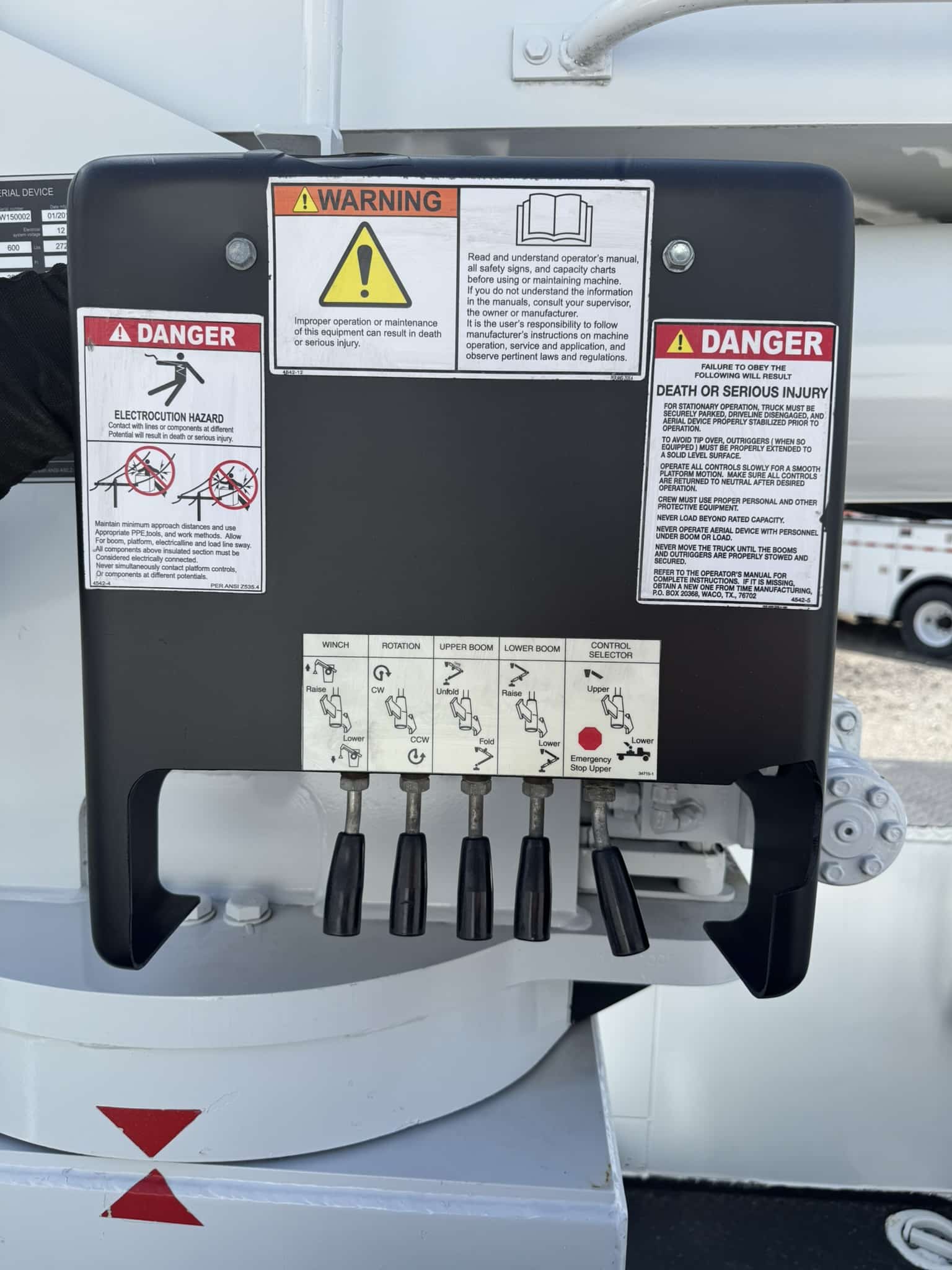 65' VERSALIFT VO360XMHI-01 ON 2015 FORD F750 4X2 CHASSIS - Image 31
