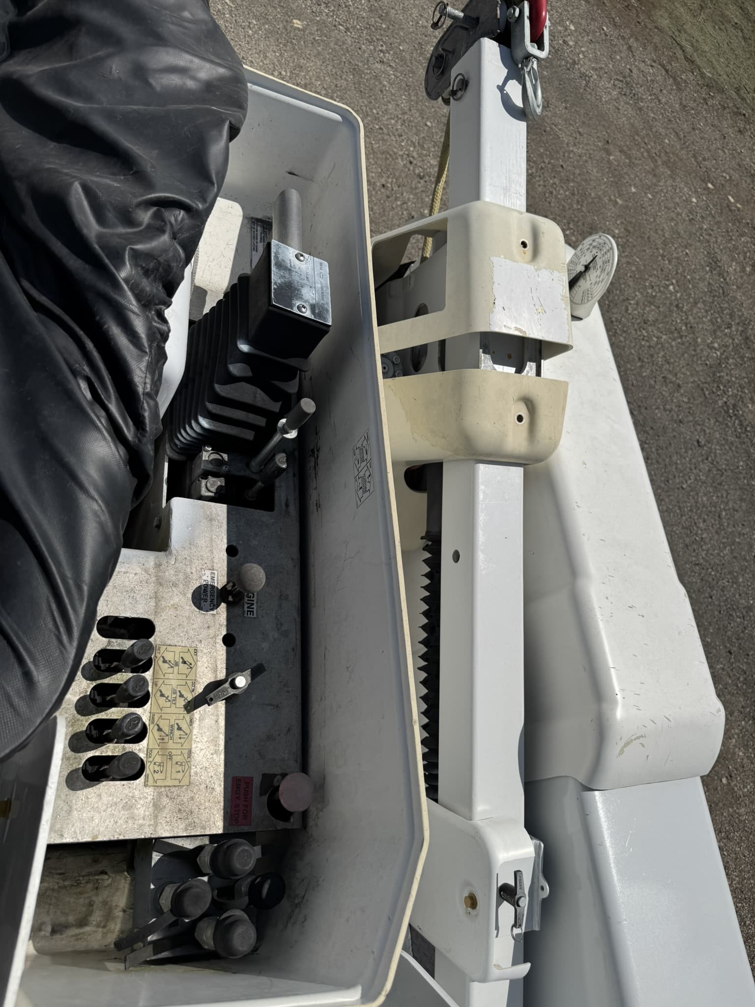 65' VERSALIFT VO360XMHI-01 ON 2015 FORD F750 4X2 CHASSIS - Image 34