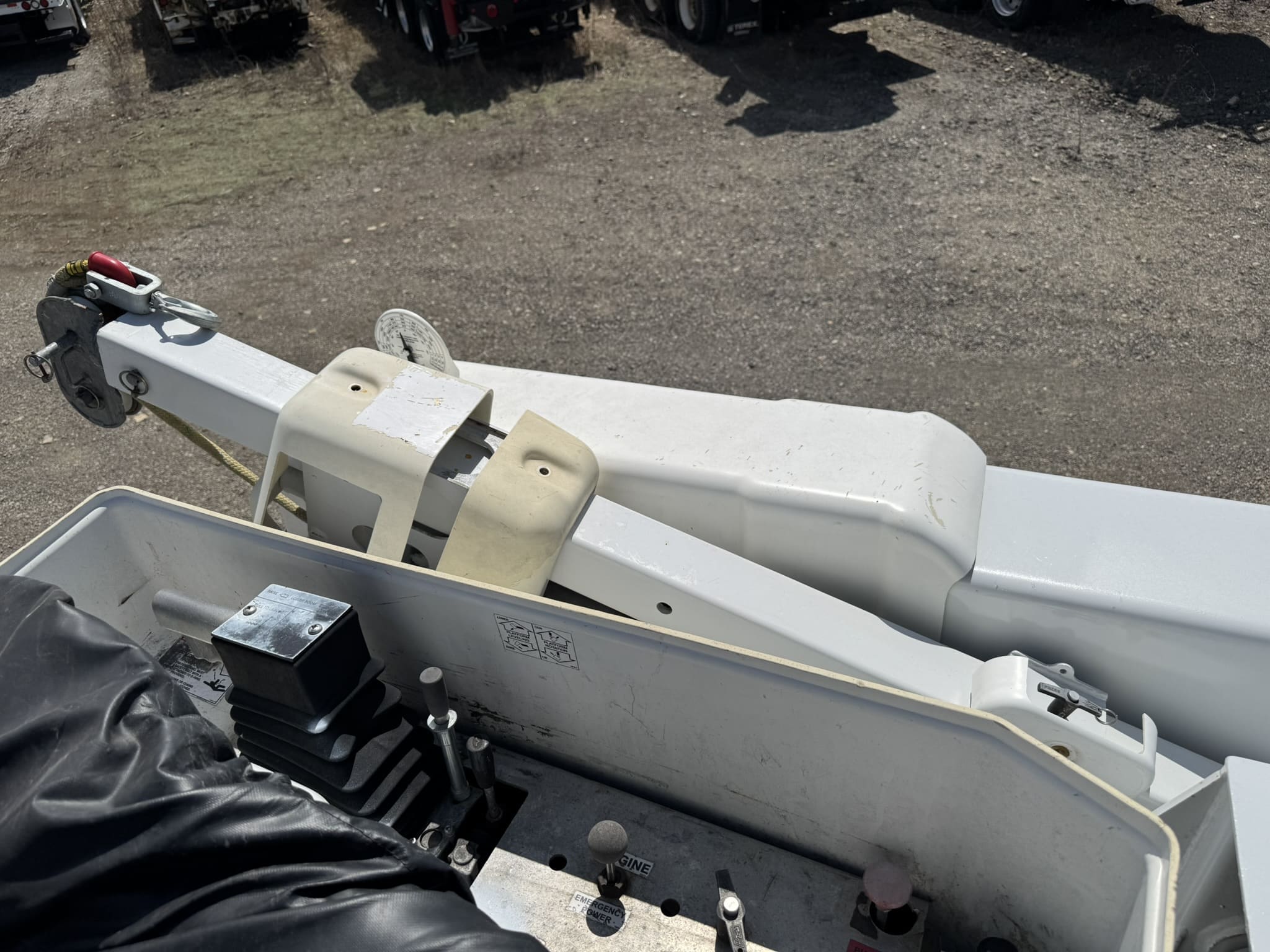 65' VERSALIFT VO360XMHI-01 ON 2015 FORD F750 4X2 CHASSIS - Image 33