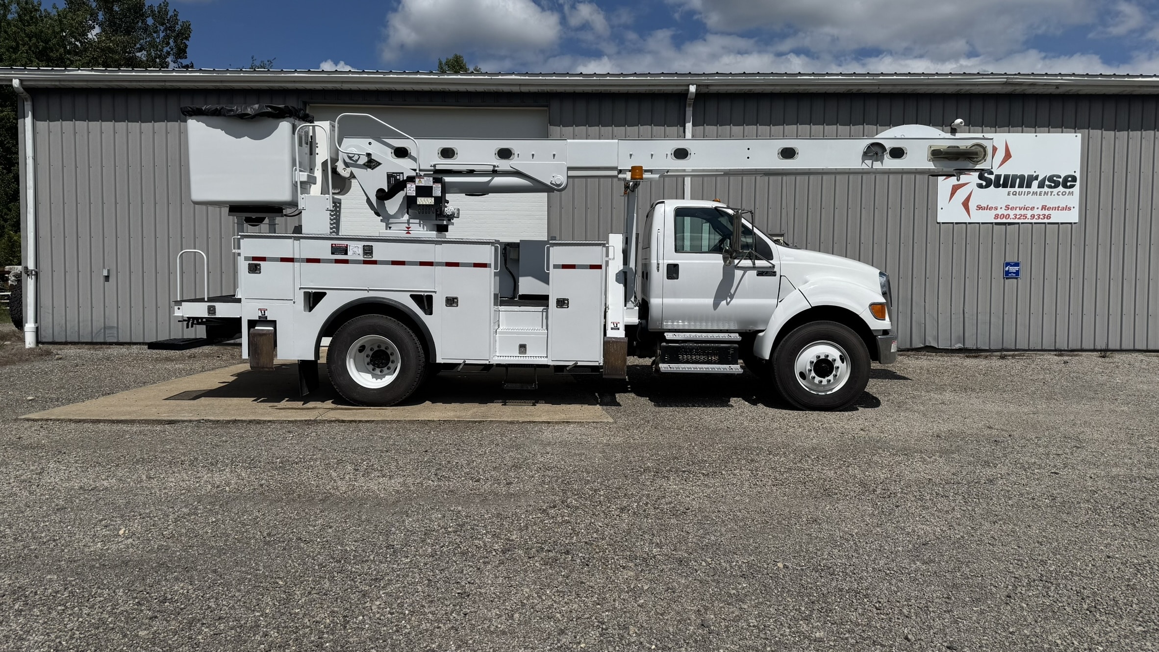 65' VERSALIFT VO360XMHI-01 ON 2015 FORD F750 4X2 CHASSIS - Image 6