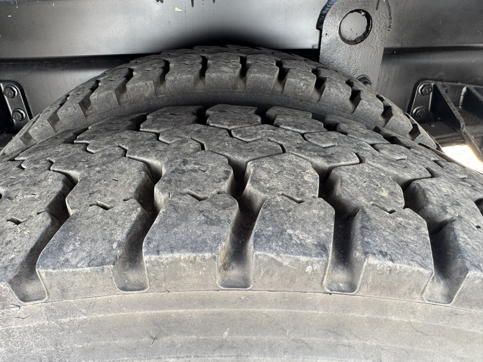 65' VERSALIFT VO360XMHI-01 ON 2015 FORD F750 4X2 CHASSIS - Image 38
