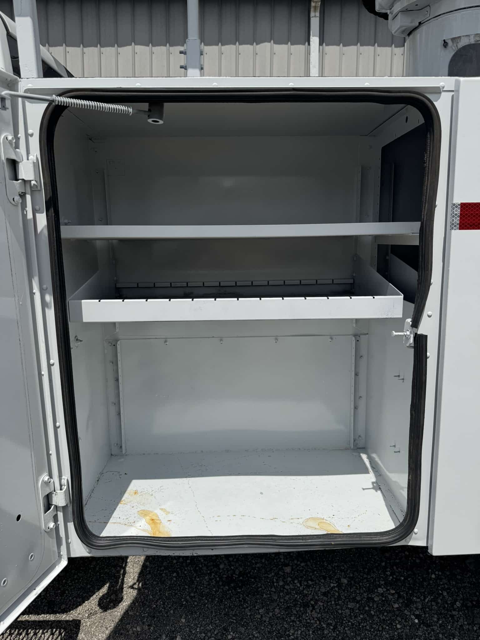 COMING SOON- 45' VERSALIFT SST40-EIH ON A 2016 DODGE RAM 5500 4X2 CHASSIS - Image 20