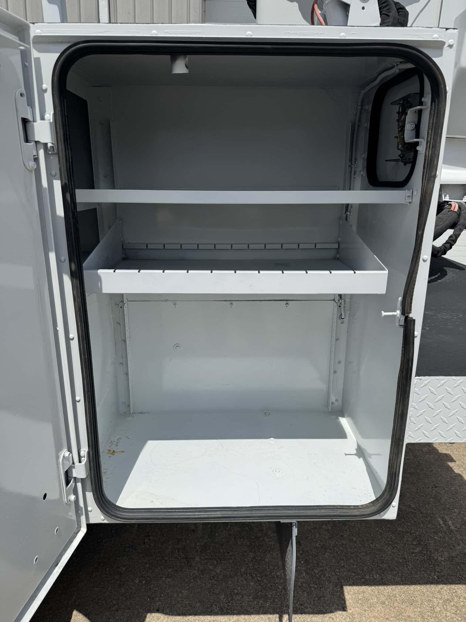 COMING SOON- 45' VERSALIFT SST40-EIH ON A 2016 DODGE RAM 5500 4X2 CHASSIS - Image 23