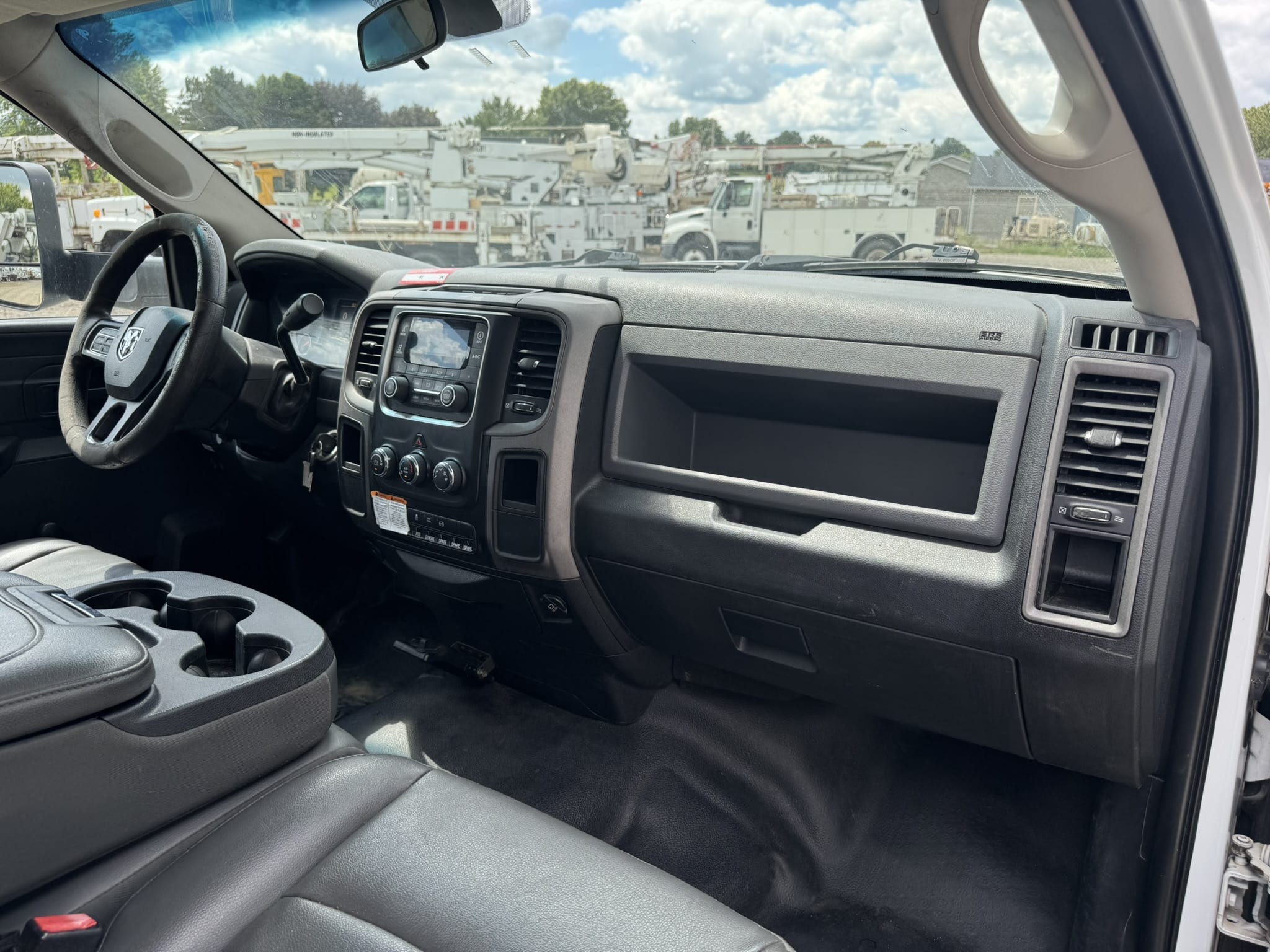 COMING SOON- 45' VERSALIFT SST40-EIH ON A 2016 DODGE RAM 5500 4X2 CHASSIS - Image 19