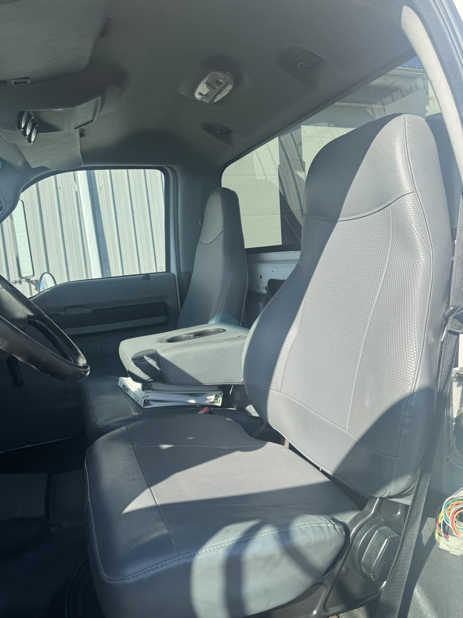 65' VERSALIFT VO360XMHI-01 ON 2015 FORD F750 4X2 CHASSIS - Image 11