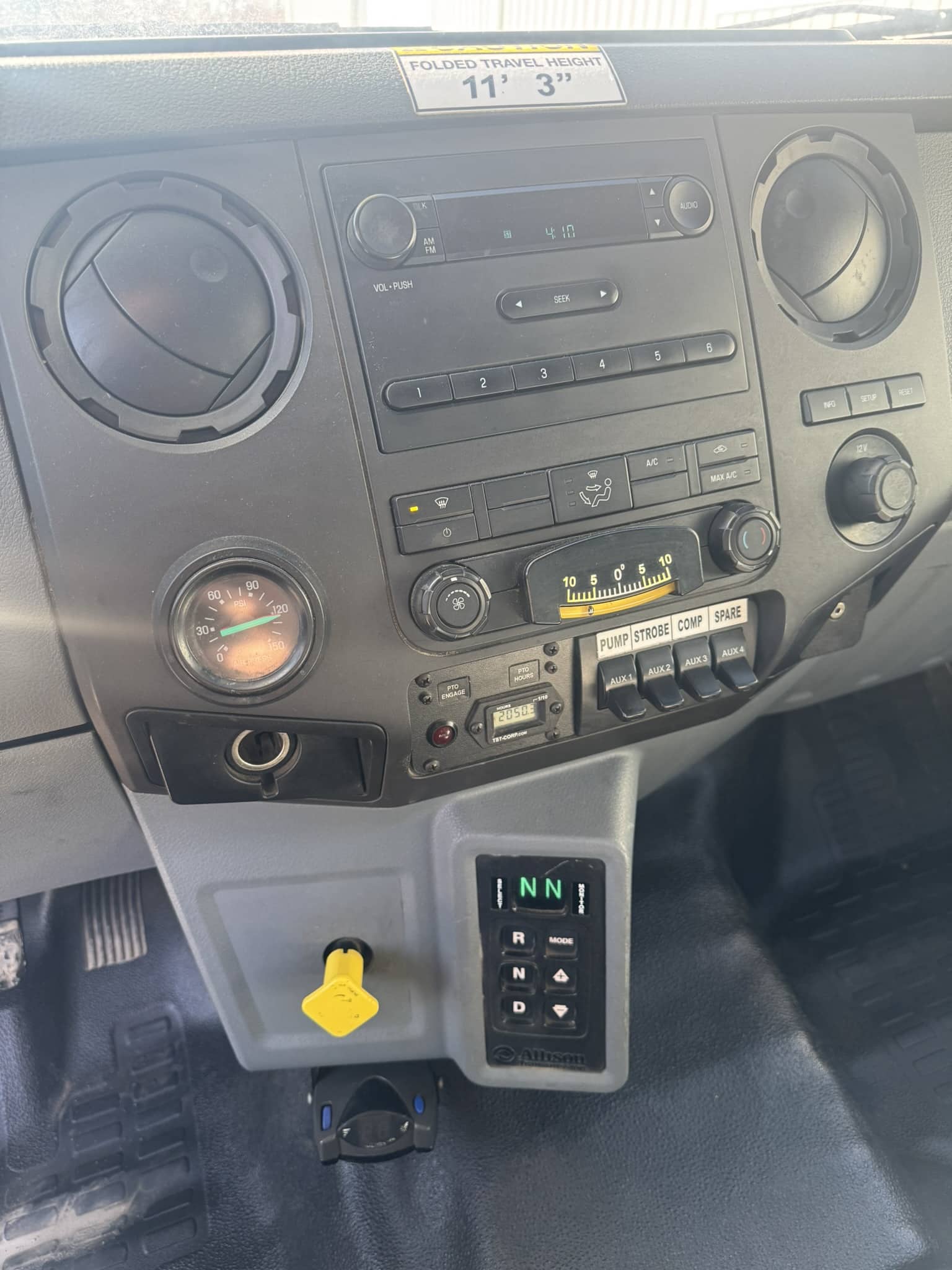 65' VERSALIFT VO360XMHI-01 ON 2015 FORD F750 4X2 CHASSIS - Image 15