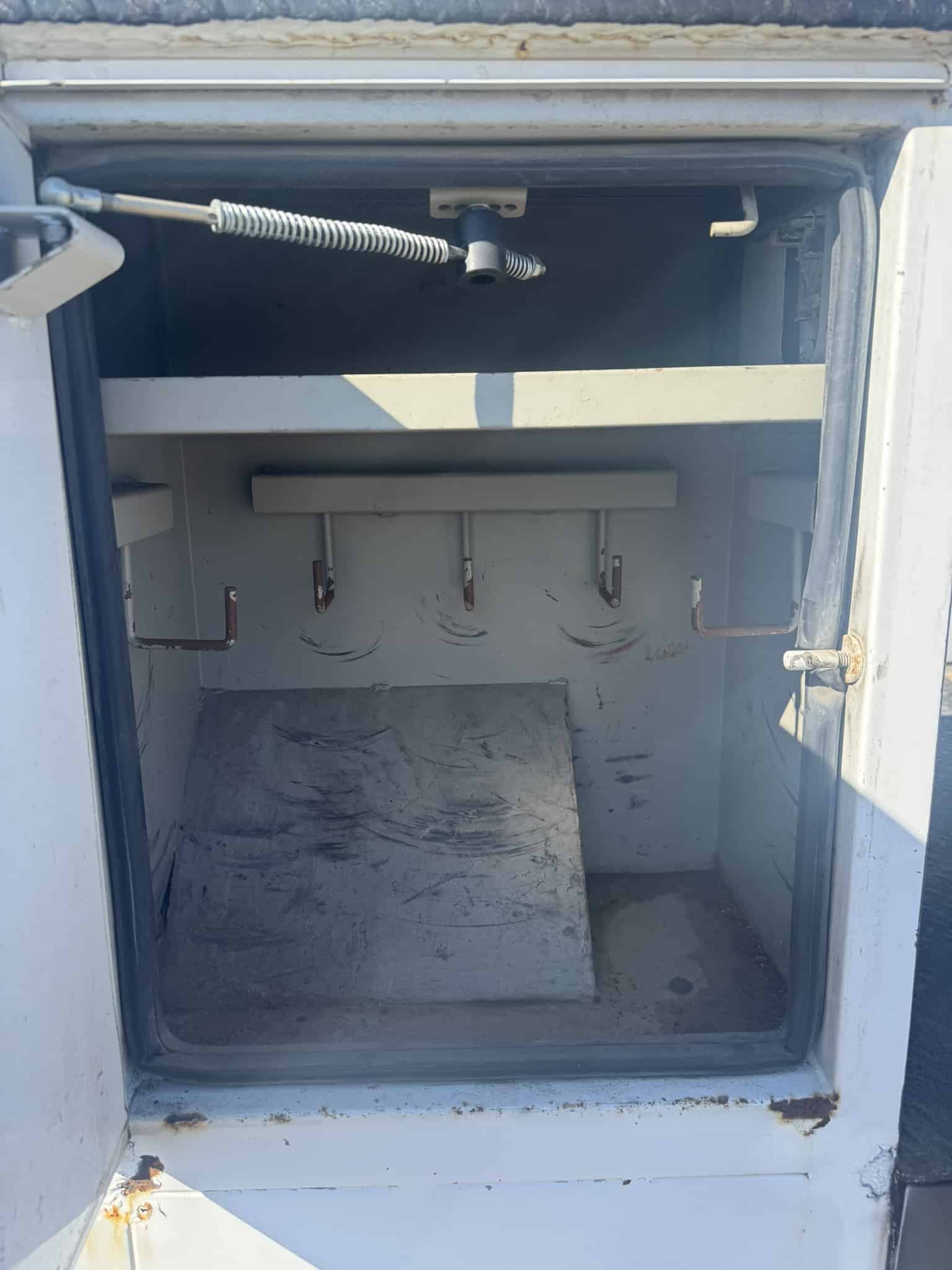 65' VERSALIFT VO360XMHI-01 ON 2015 FORD F750 4X2 CHASSIS - Image 28