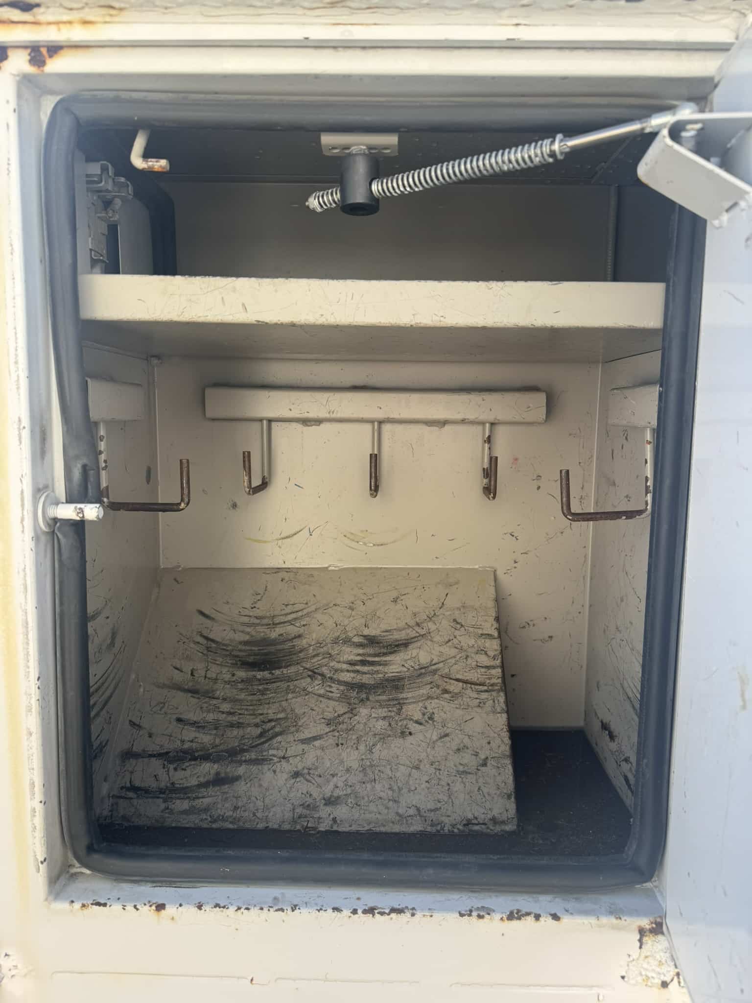 65' VERSALIFT VO360XMHI-01 ON 2015 FORD F750 4X2 CHASSIS - Image 29