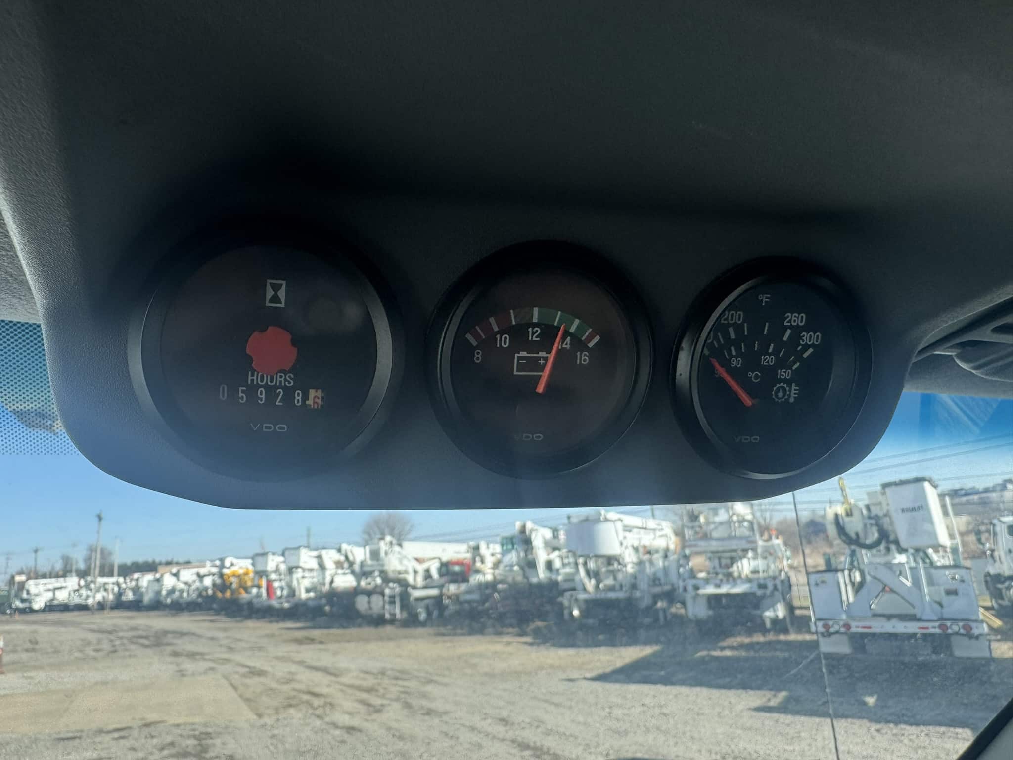 65' VERSALIFT VO360XMHI-01 ON 2015 FORD F750 4X2 CHASSIS - Image 20