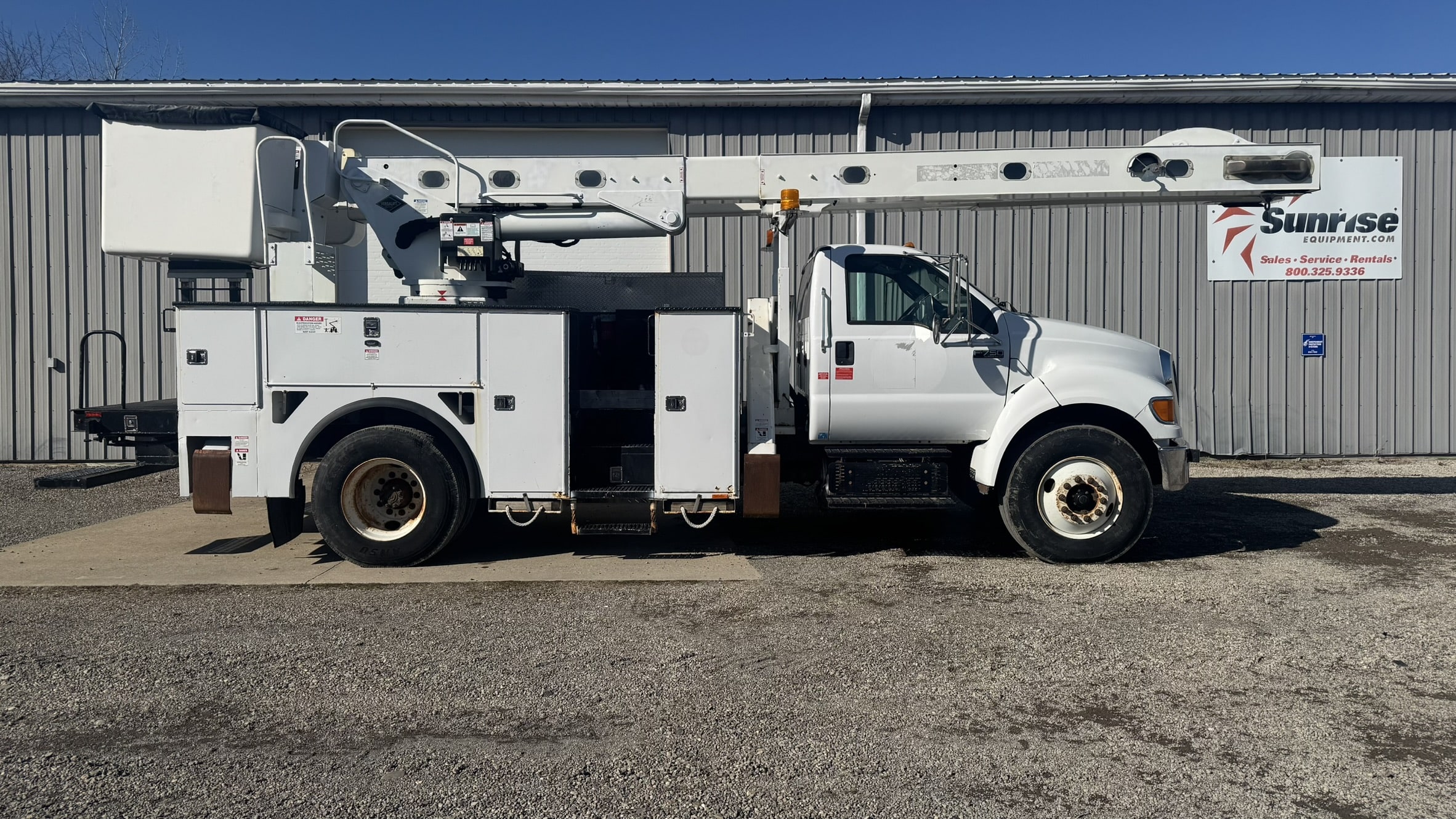 65' VERSALIFT VO360XMHI-01 ON 2015 FORD F750 4X2 CHASSIS - Image 6