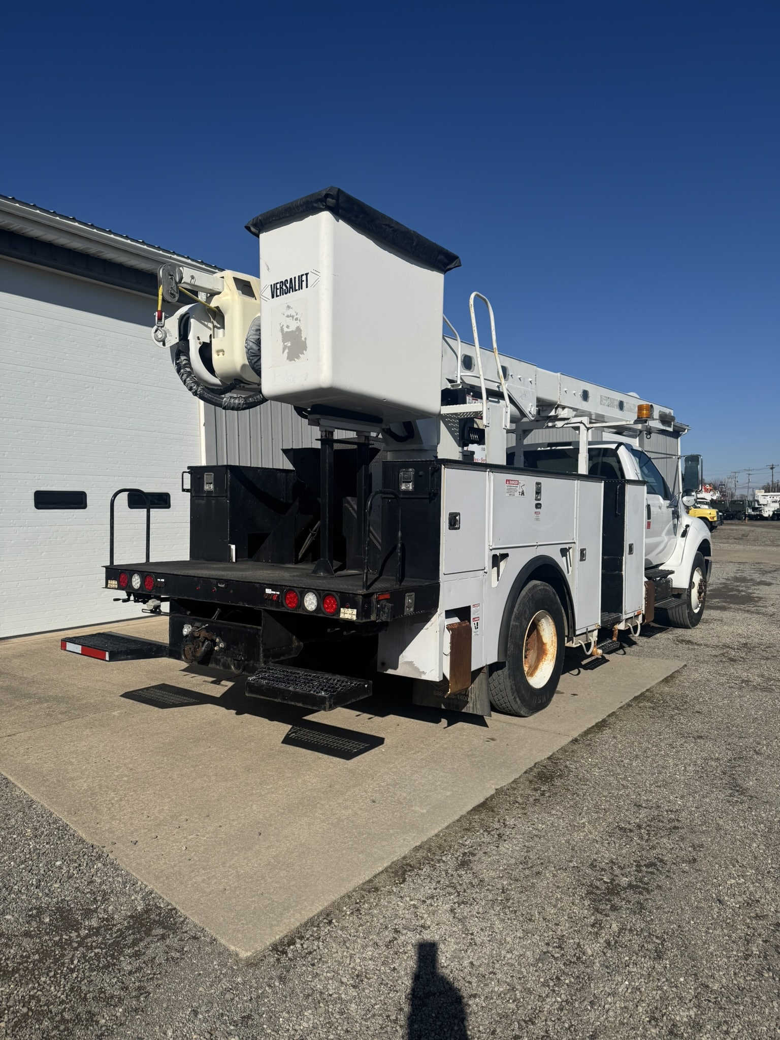 65' VERSALIFT VO360XMHI-01 ON 2015 FORD F750 4X2 CHASSIS - Image 7