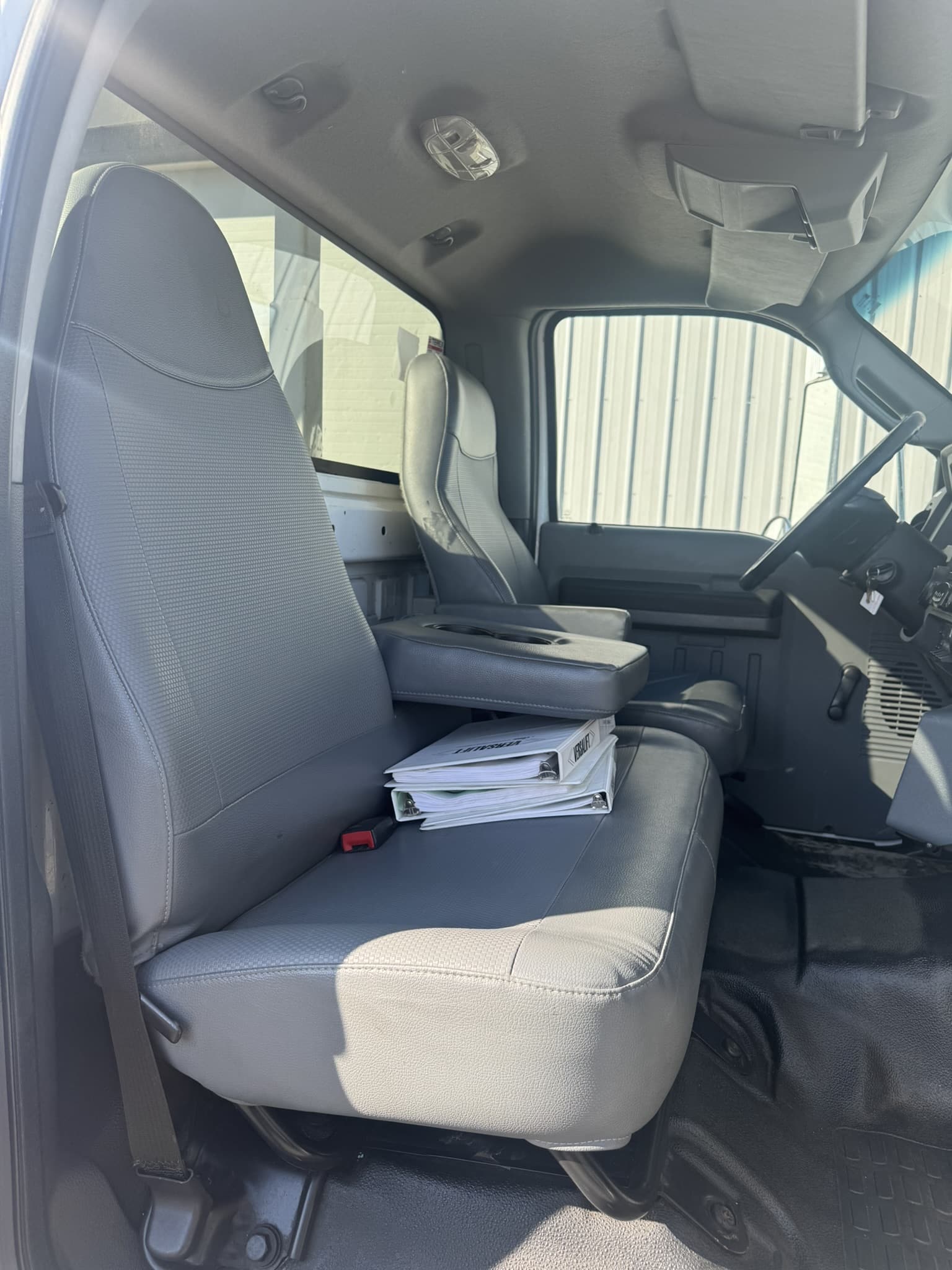 65' VERSALIFT VO360XMHI-01 ON 2015 FORD F750 4X2 CHASSIS - Image 22