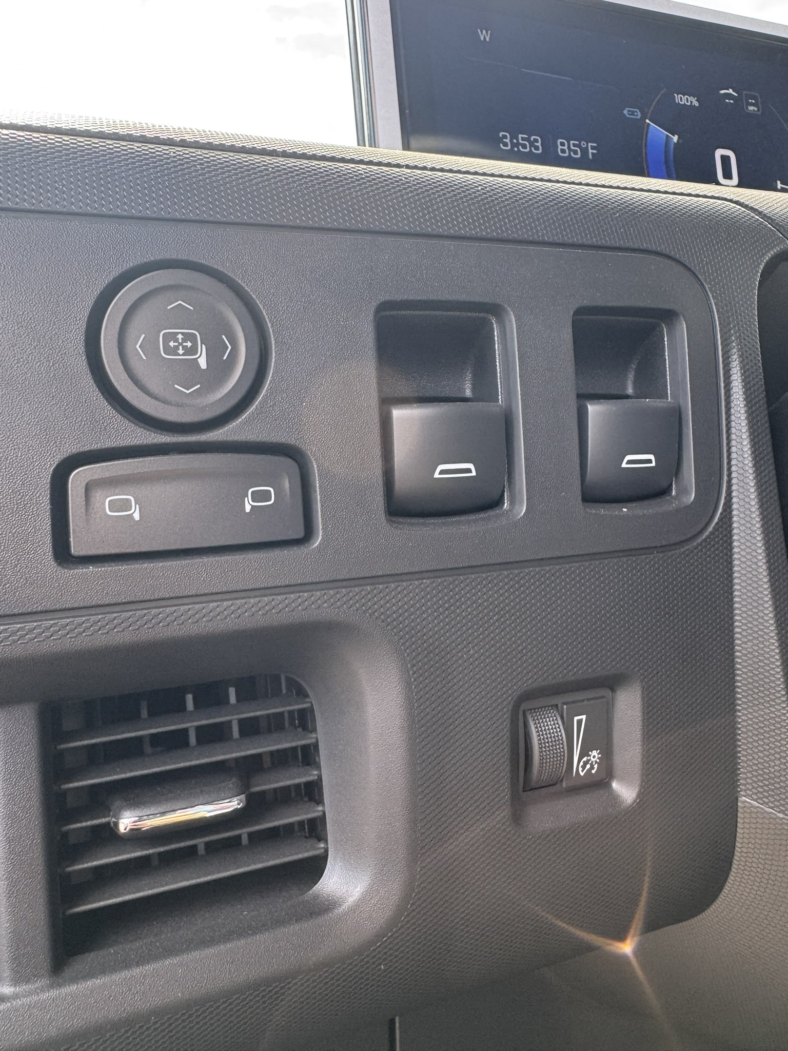 2024 BRIGHTDROP ZEVO 400 AWD ALL ELECTRIC DELIVERY VAN - Image 20