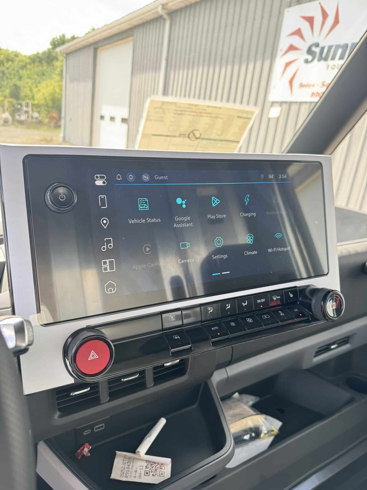 2024 BRIGHTDROP ZEVO 400 AWD ALL ELECTRIC DELIVERY VAN - Image 23