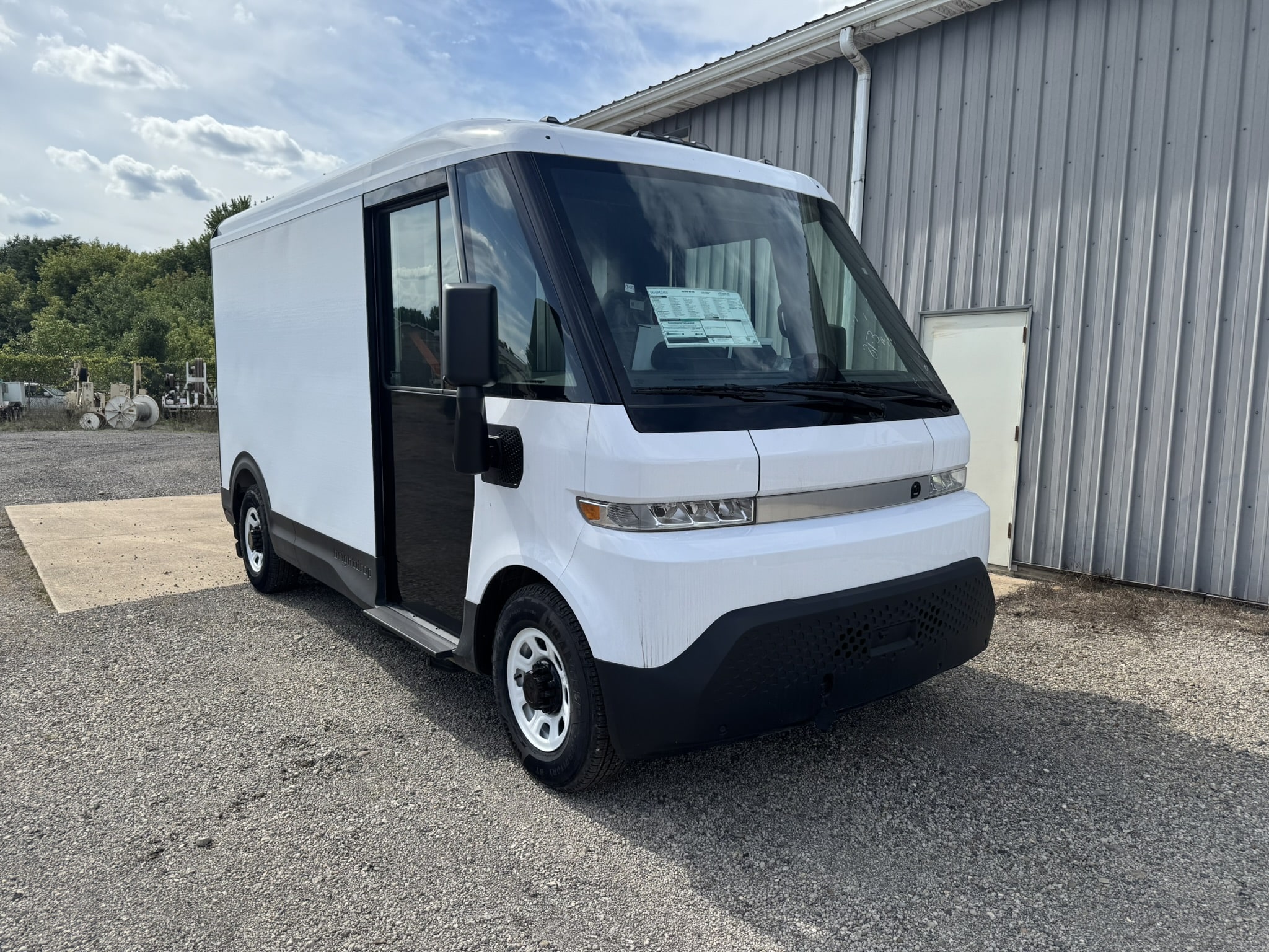 2024 BRIGHTDROP ZEVO 400 AWD ALL ELECTRIC DELIVERY VAN - Image 4